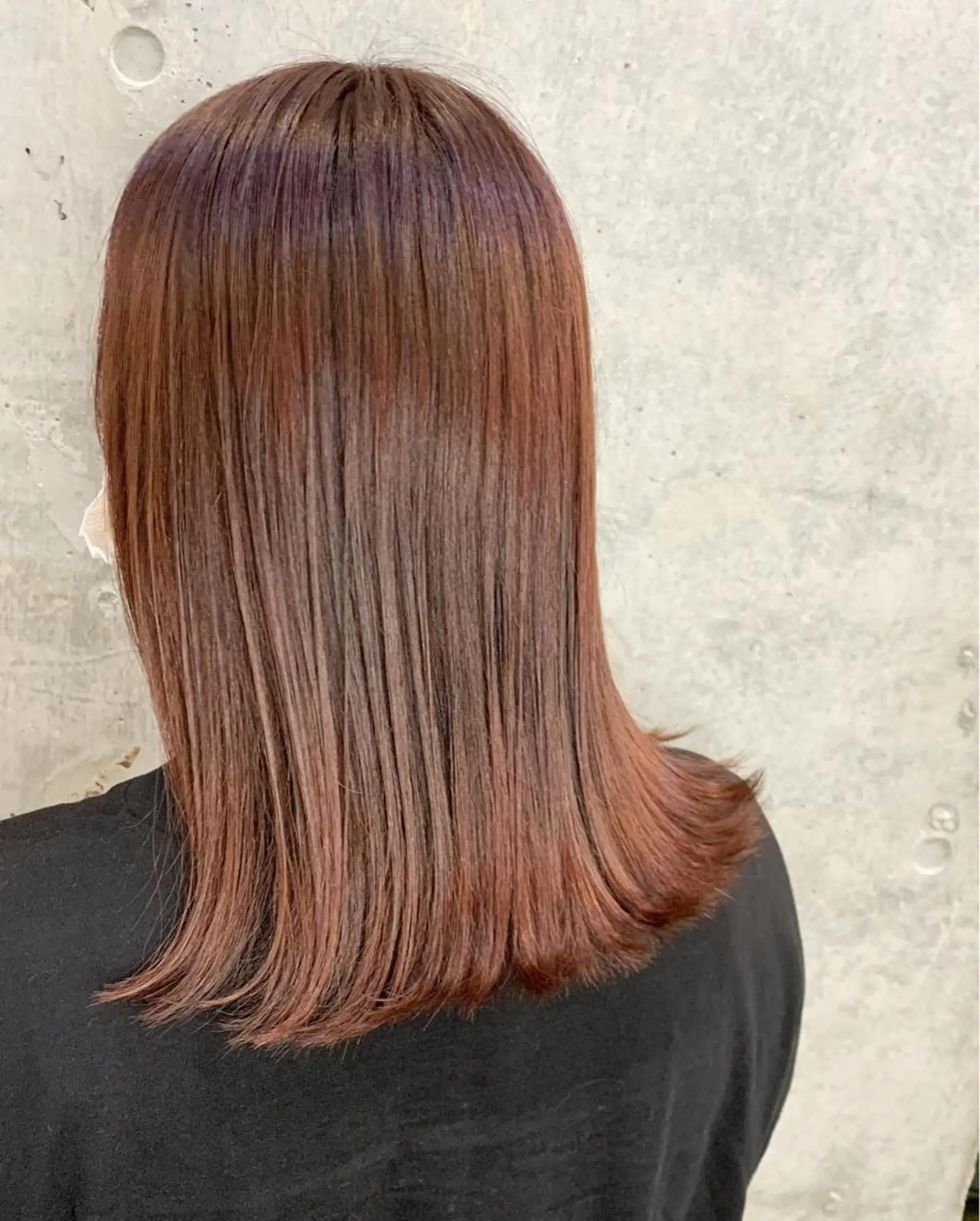 ミディアム カラー レッドカラー バイオレットカラー 外ハネヘア ❣️髪質改善特化❣️ カモアオイのヘアスタイル