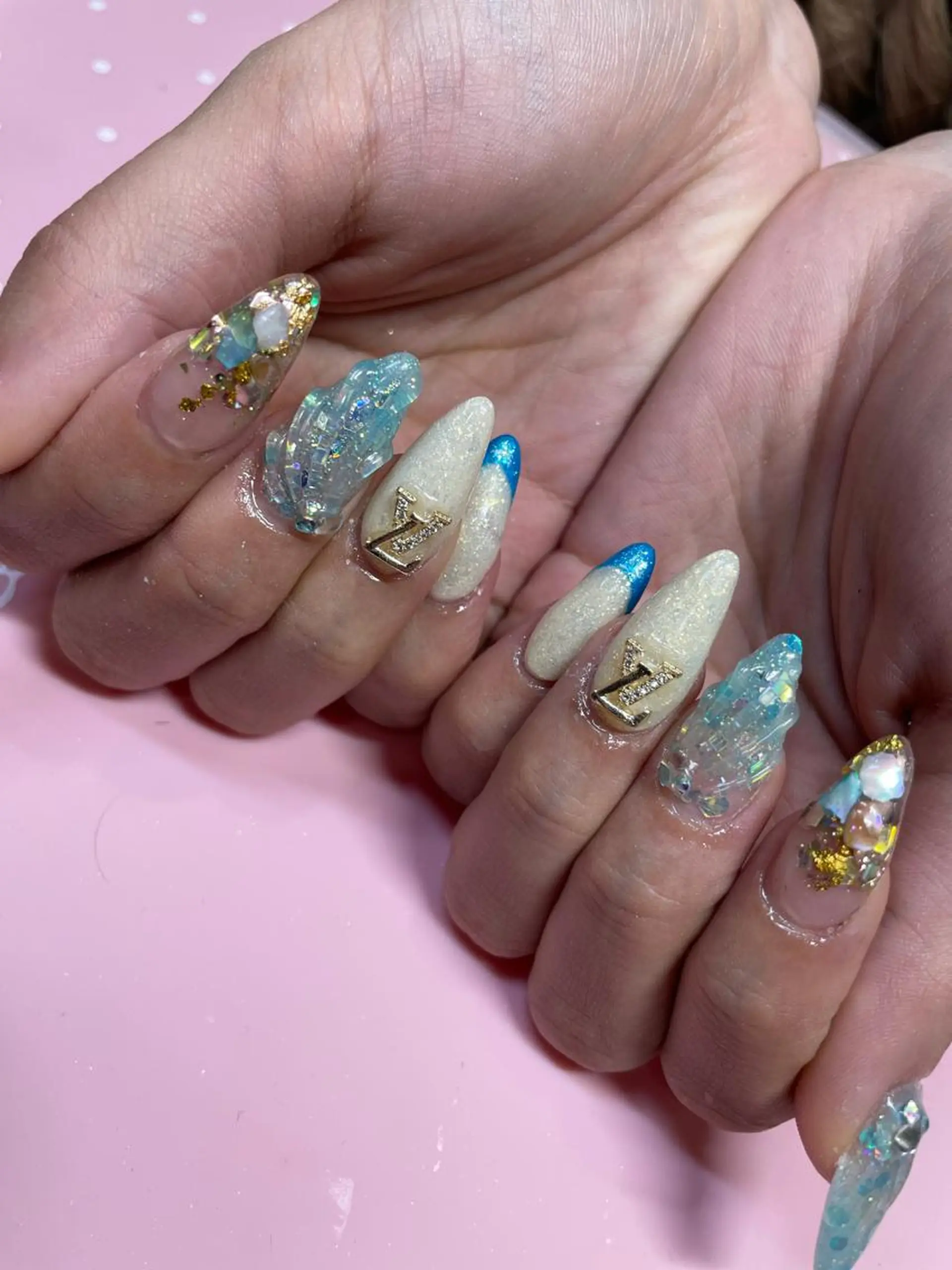 ミディアム ネイル フレンチネイル ジェルネイル ハンドネイル 《LB》ラブリエ Nail&eyeのマツエク・マツパデザイン
