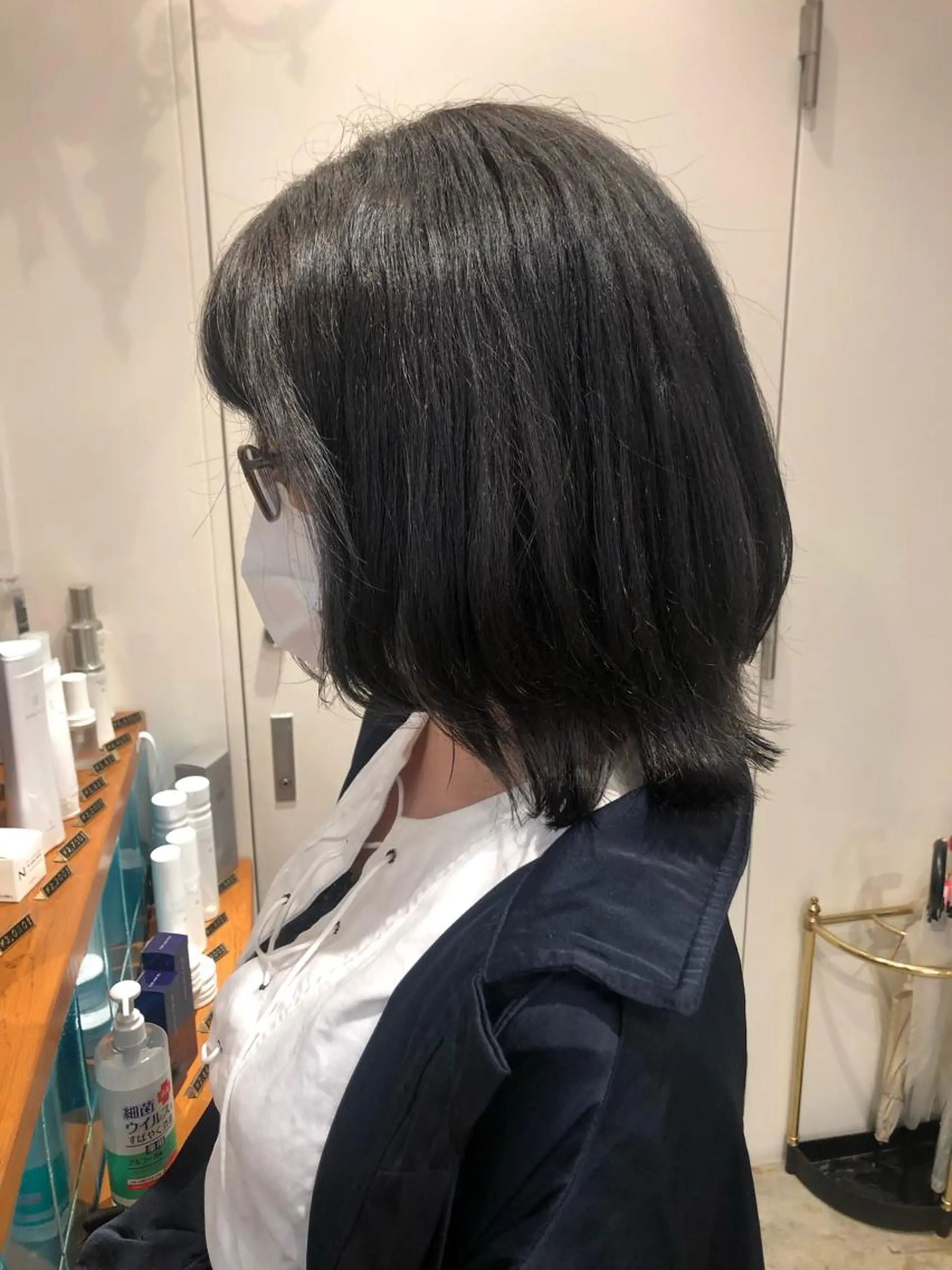 ミディアム カラー カット ヘアカラー トリートメント MIOベージュカラー 柔らかいカラーのヘアスタイル