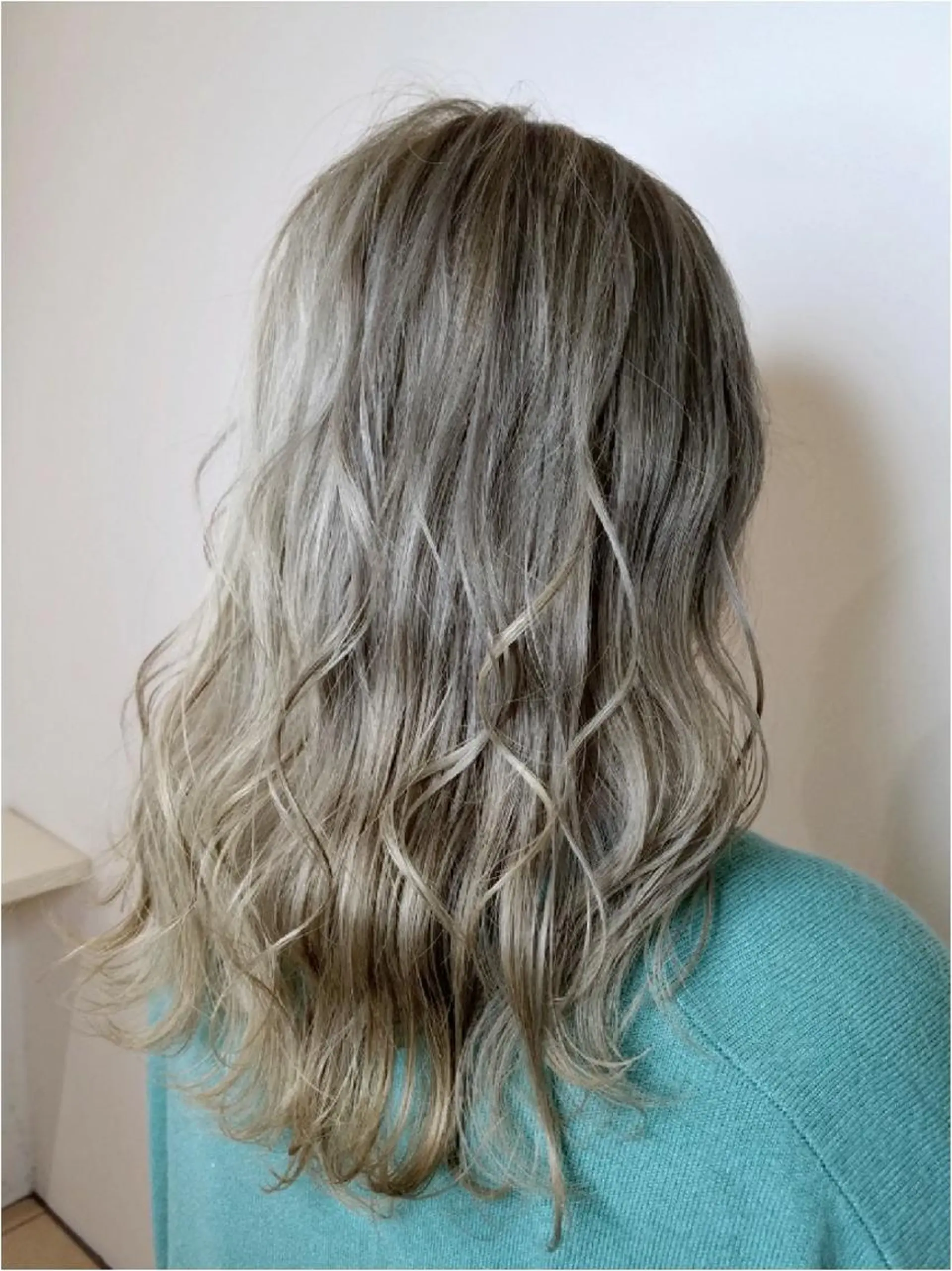 セミロング ヘアアレンジ カラー グレージュ 【髪質改善美容師】t occa茨木篠原健太のヘアスタイル