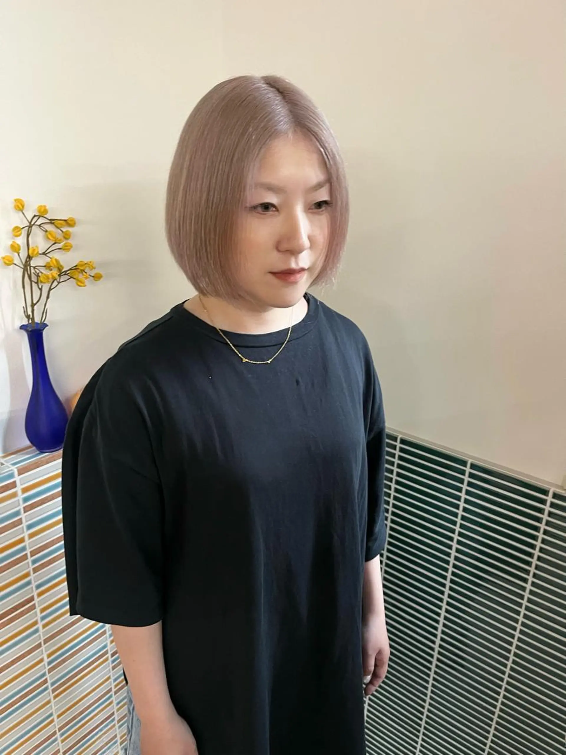 ミディアム カラー ベージュカラー ブリーチ ミルクティーベージュ ヘアカラー トリートメント 🩷ハイトーン透明感 レイヤー🩷ユリカのヘアスタイル
