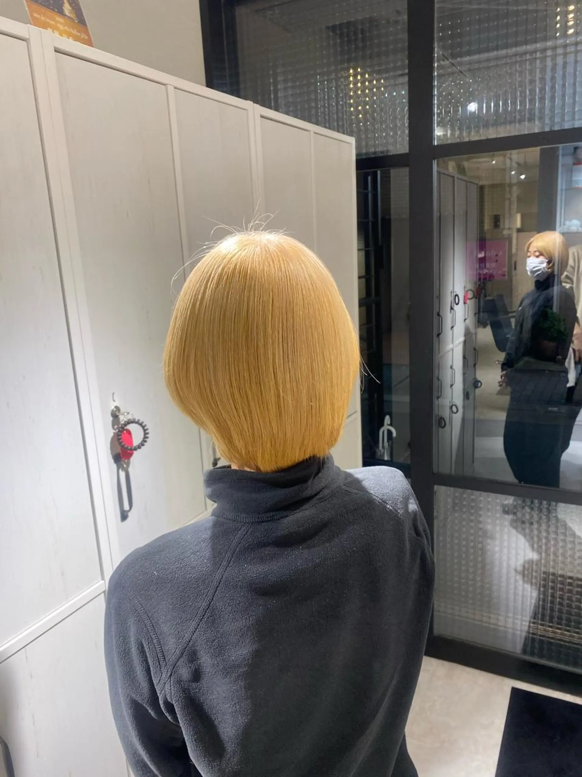 ショート カラー ベージュカラー ブロンド ブロンドベージュ 縮毛矯正とレイヤー /杉村凜汰郎のヘアスタイル