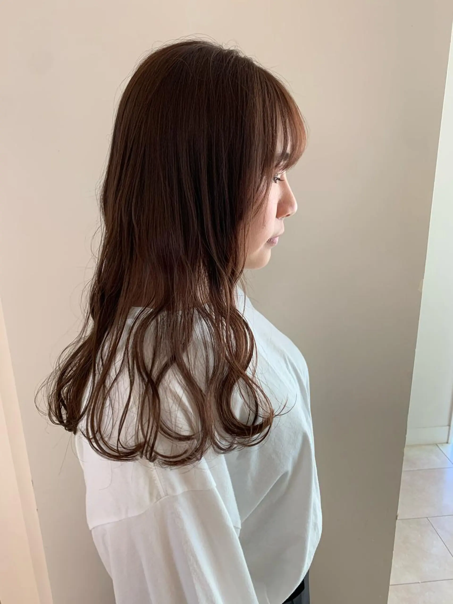 ロング カラー カット ヘアカラー 顔まわりカット✄ ベージュカラー🧸のヘアスタイル