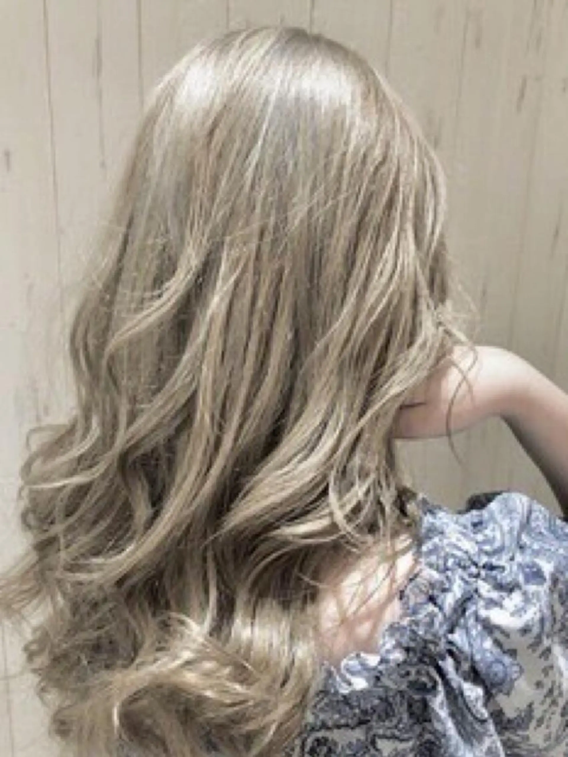 ロング カラー ヘアアレンジ Device ディバイスのヘアスタイル