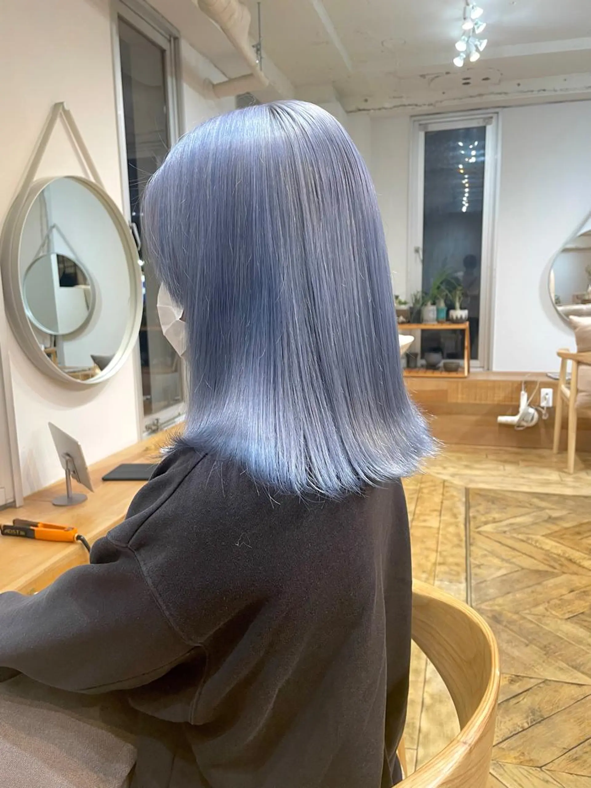 セミロング カラー ⭐ハイトーンブリーチ ミルクティーピンクのヘアスタイル