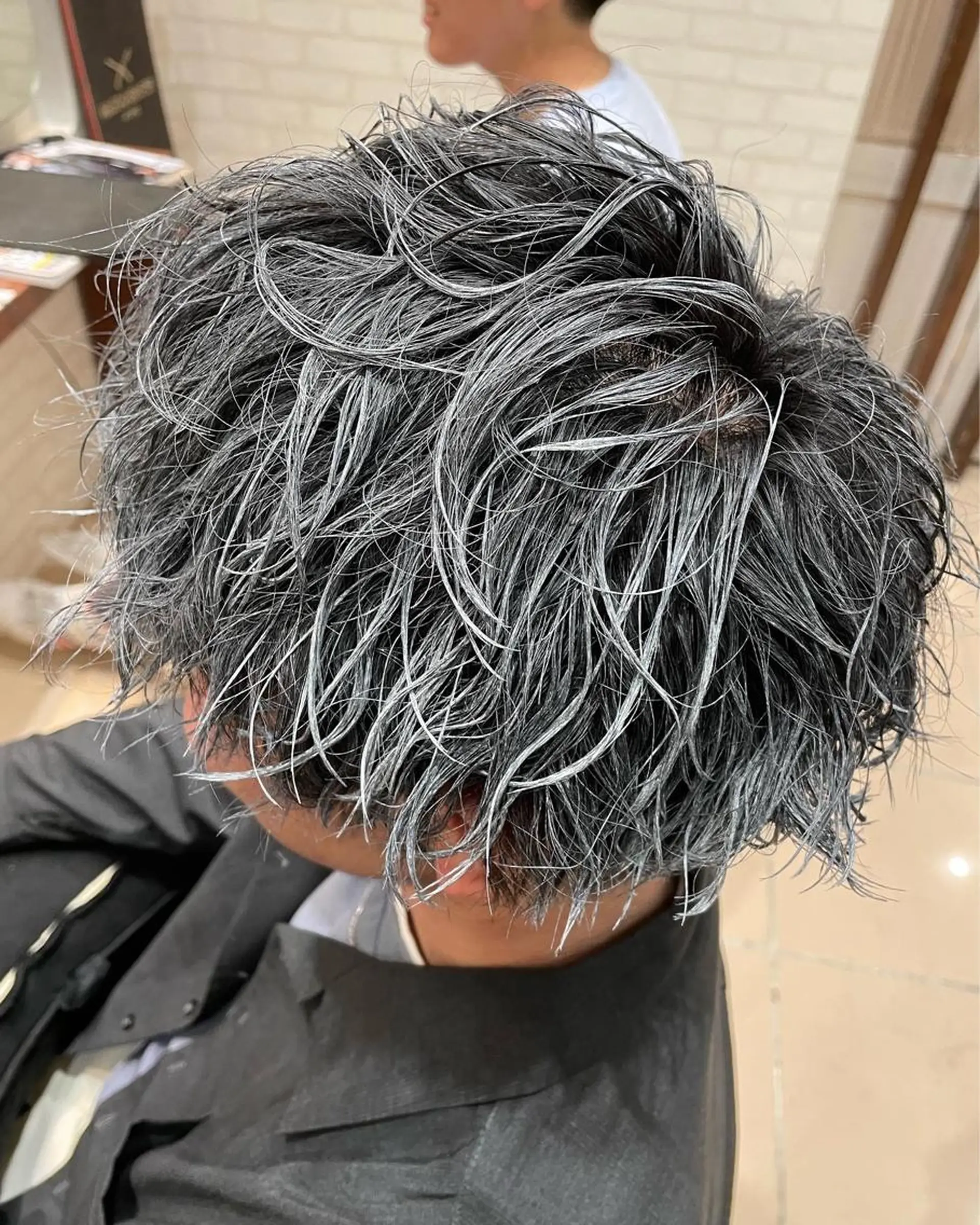 パーマ メンズ メンズパーマ ツイストスパイラルパーマ スパイラルパーマ カット パーマ 金井 郁弥のヘアスタイル
