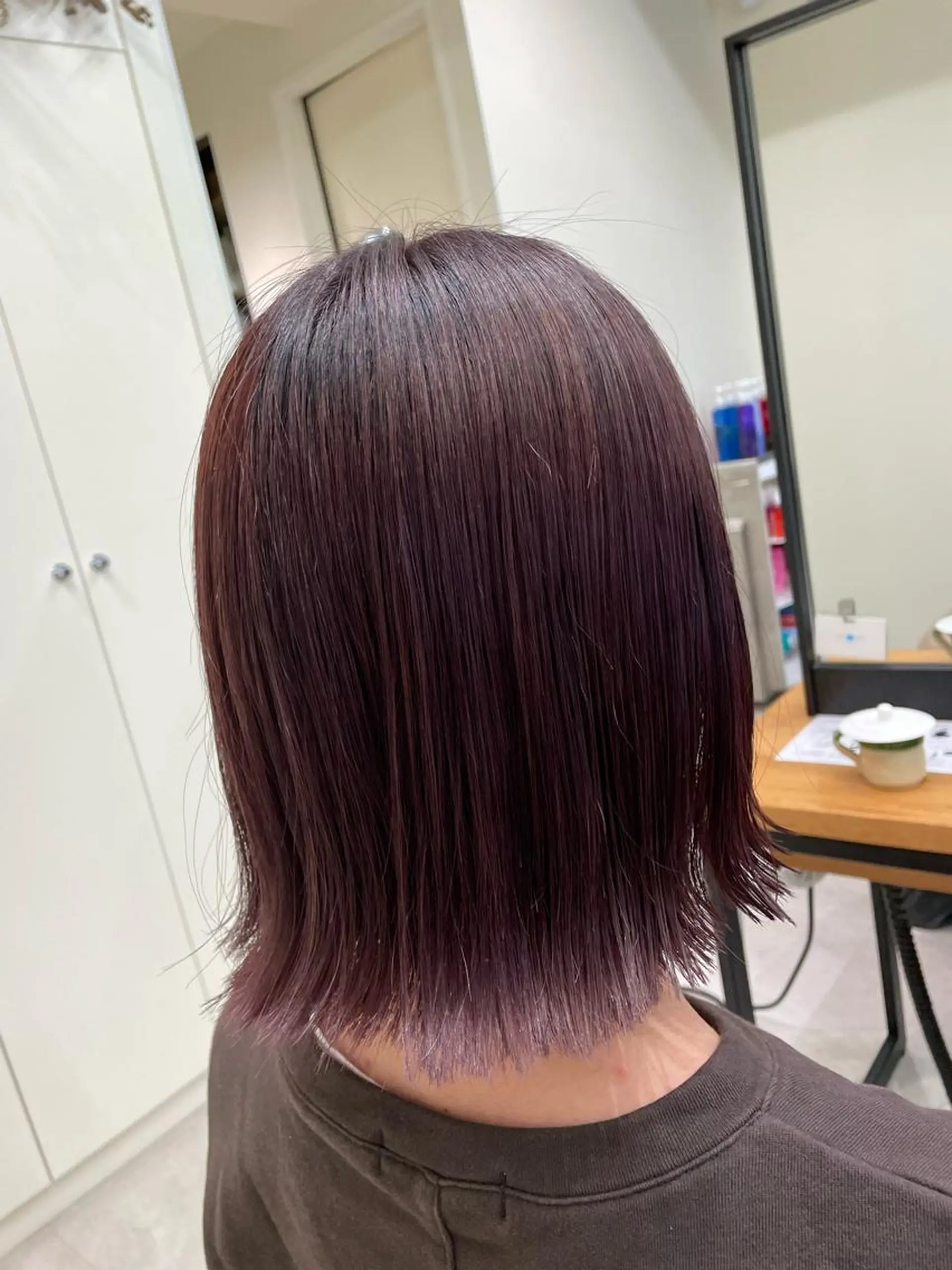 ショート カラー ブリーチ ボルドーカラー ボブ/インナーカラー /眉毛/Miyuのヘアスタイル