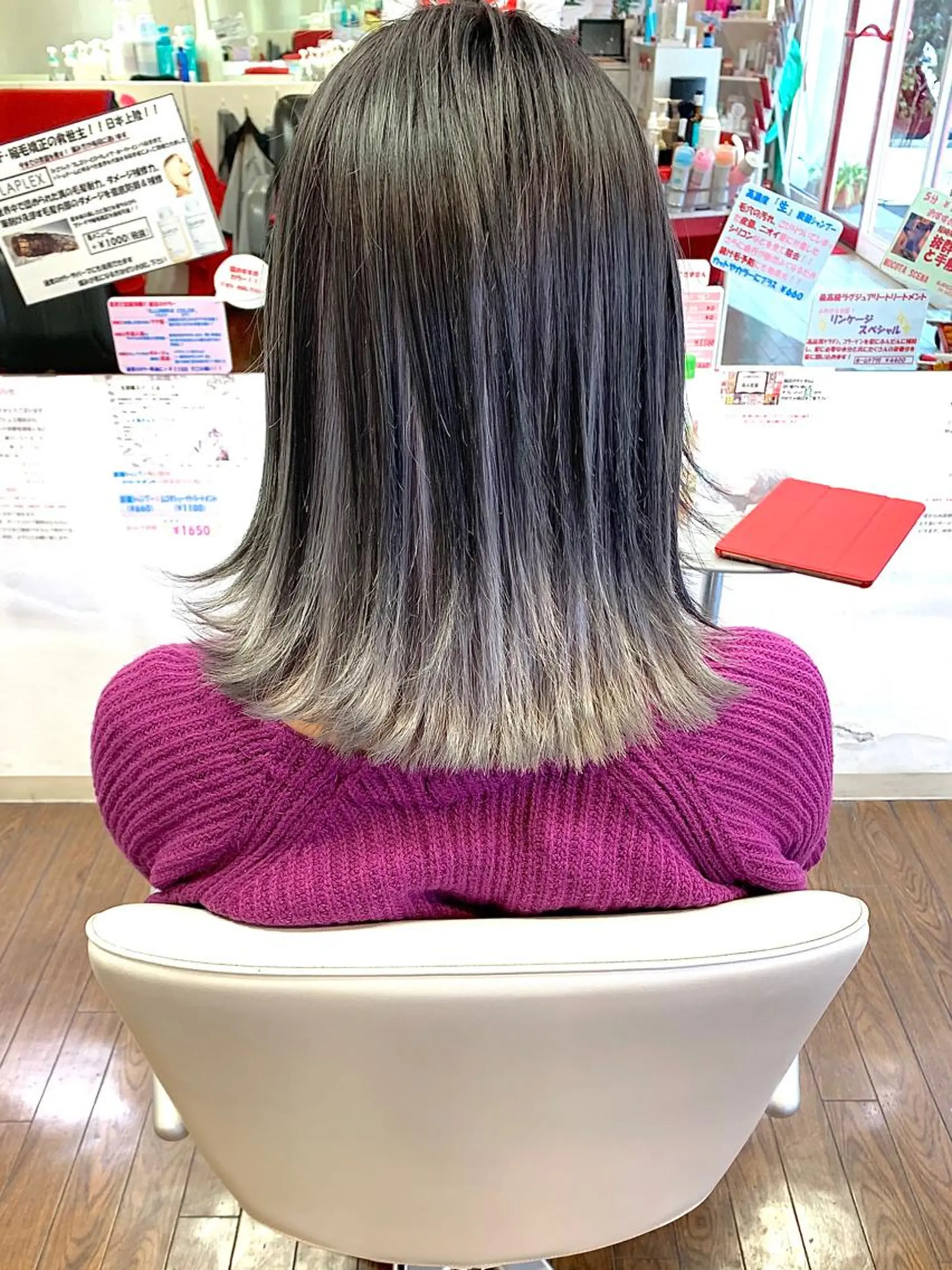 ミディアム カラー ブリーチ GLAD 萩原のヘアスタイル