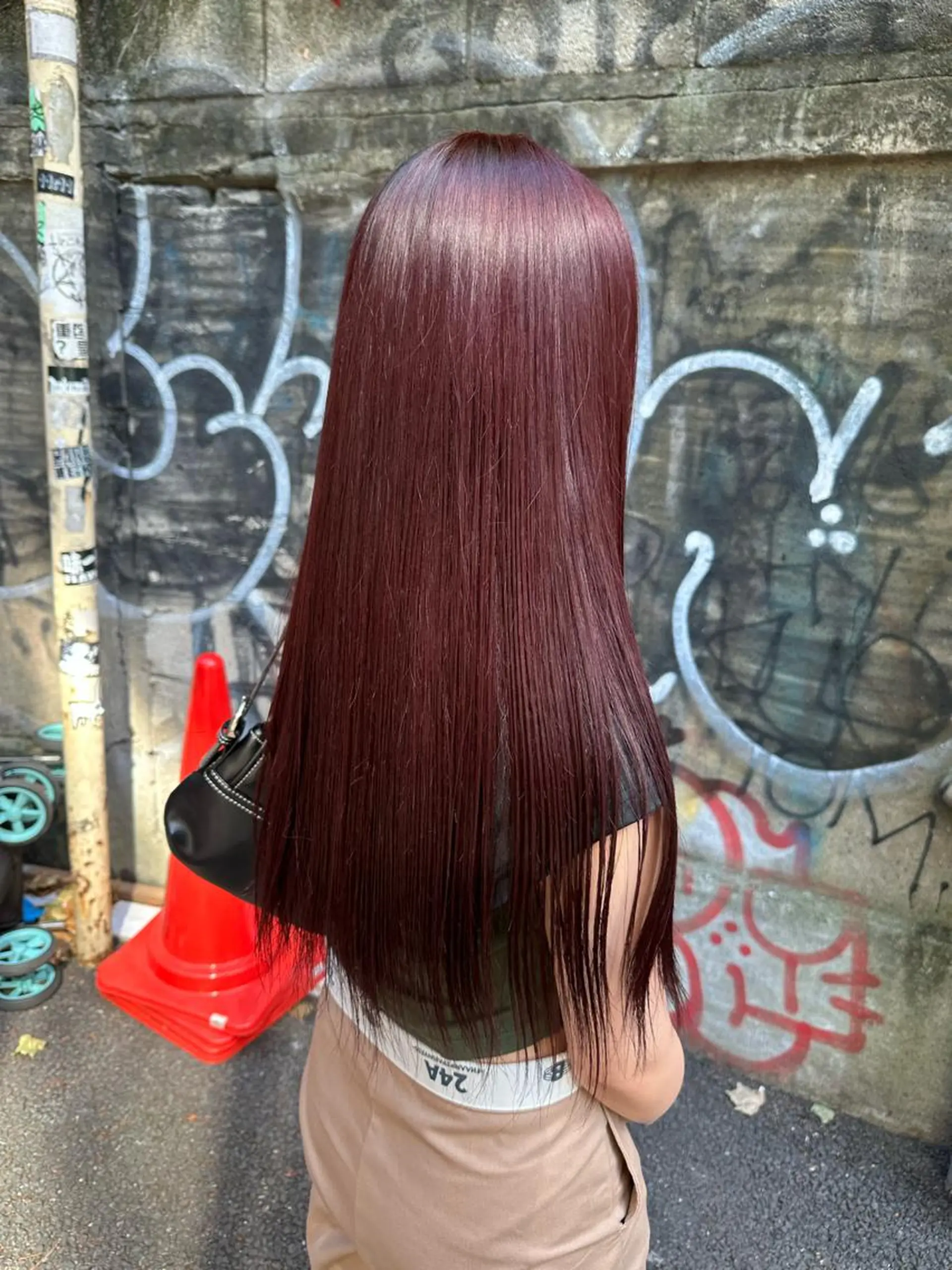 ロング ✴︎TO-MA✴︎ レッドカラー/透明感のヘアスタイル