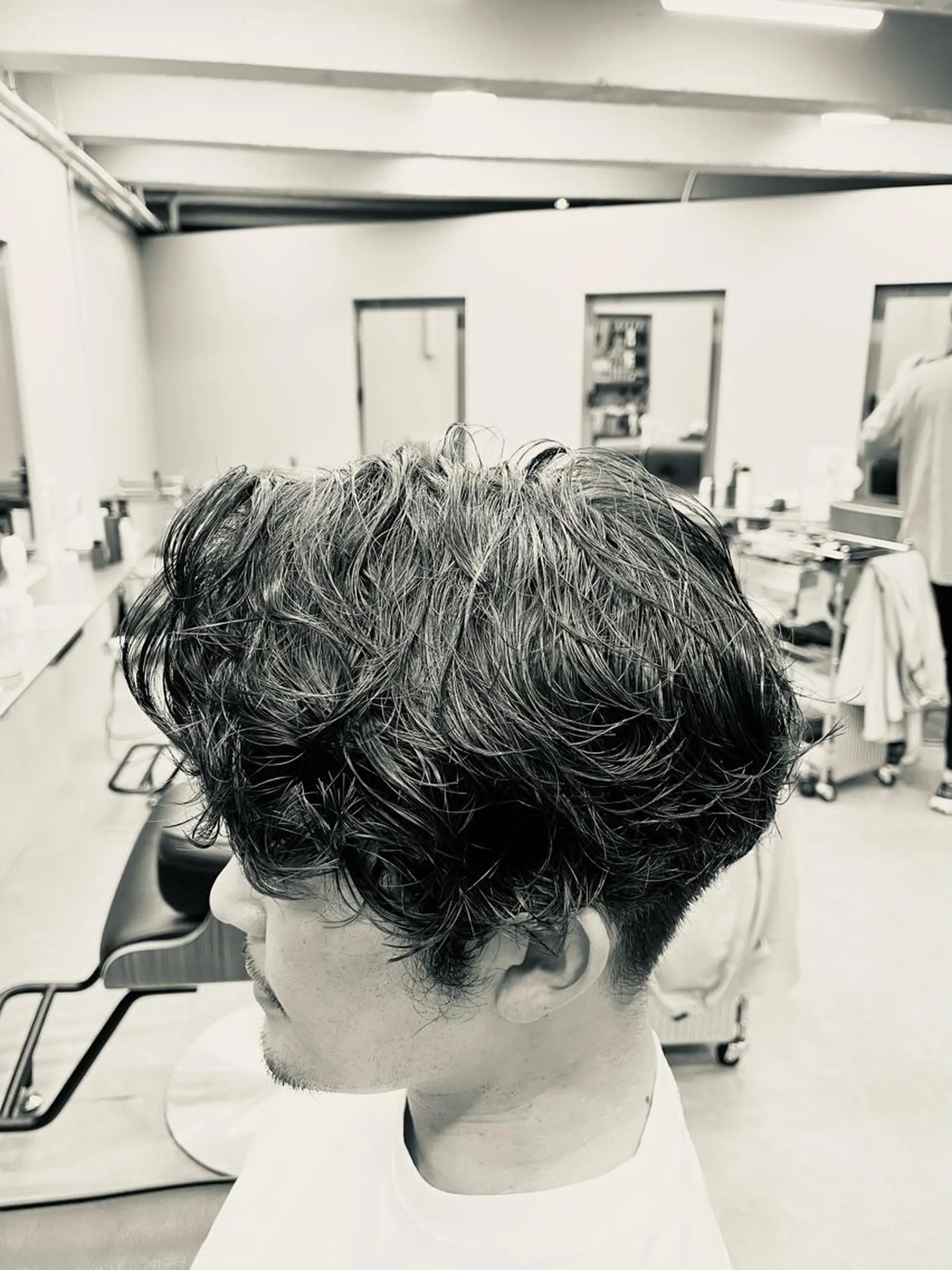 ショート パーマ メンズ センターパート フェードカット マッシュ メンズパーマ メンズツイストパーマ カット パーマ icon Blue所属・池袋メンズパーマ フェード純平のヘアスタイル