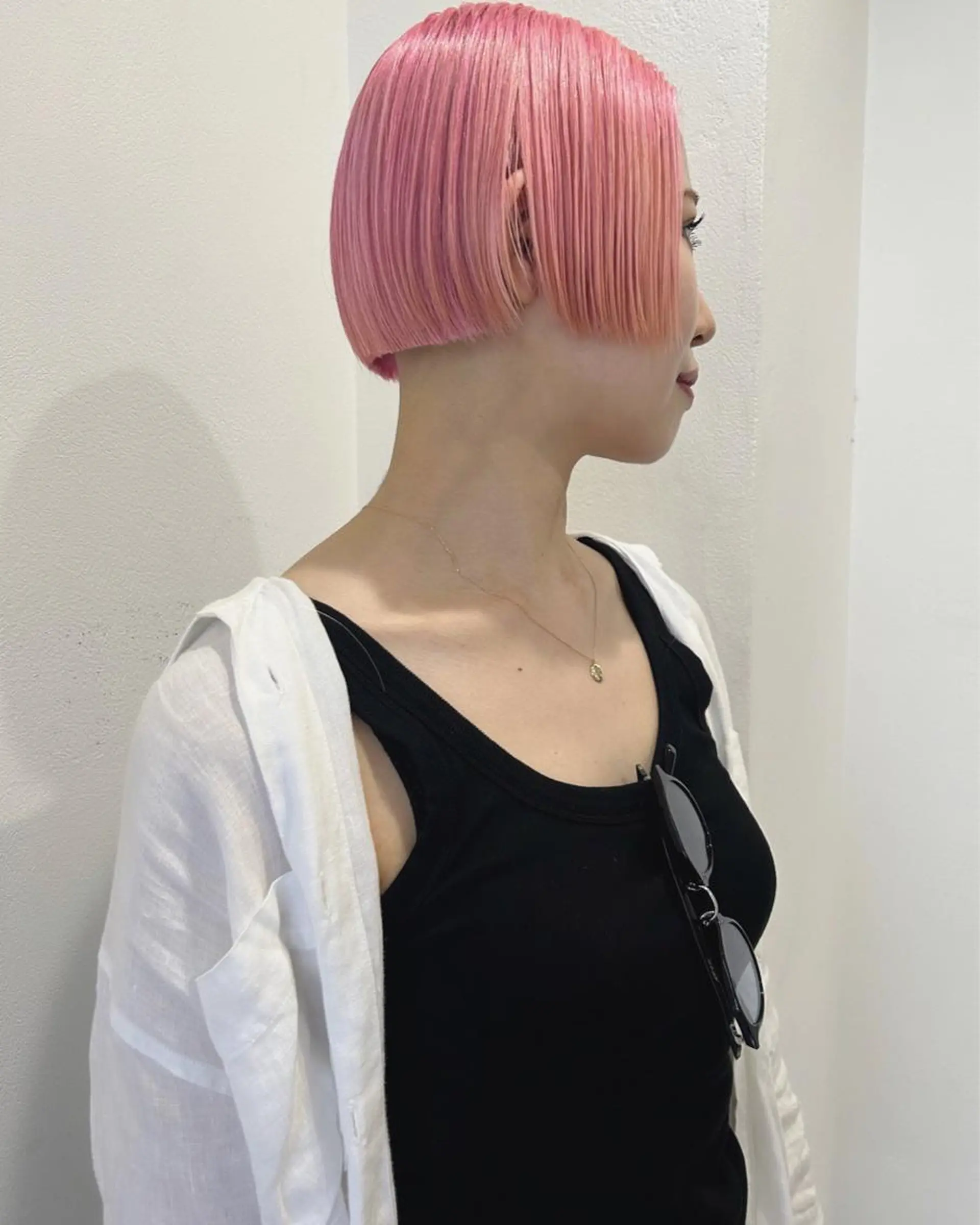ショート カラー ブリーチ ケアブリーチ ピンクカラー カット ヘアカラー トリートメント Loom.所属・村上雅人 ナチュラルモードのヘアスタイル