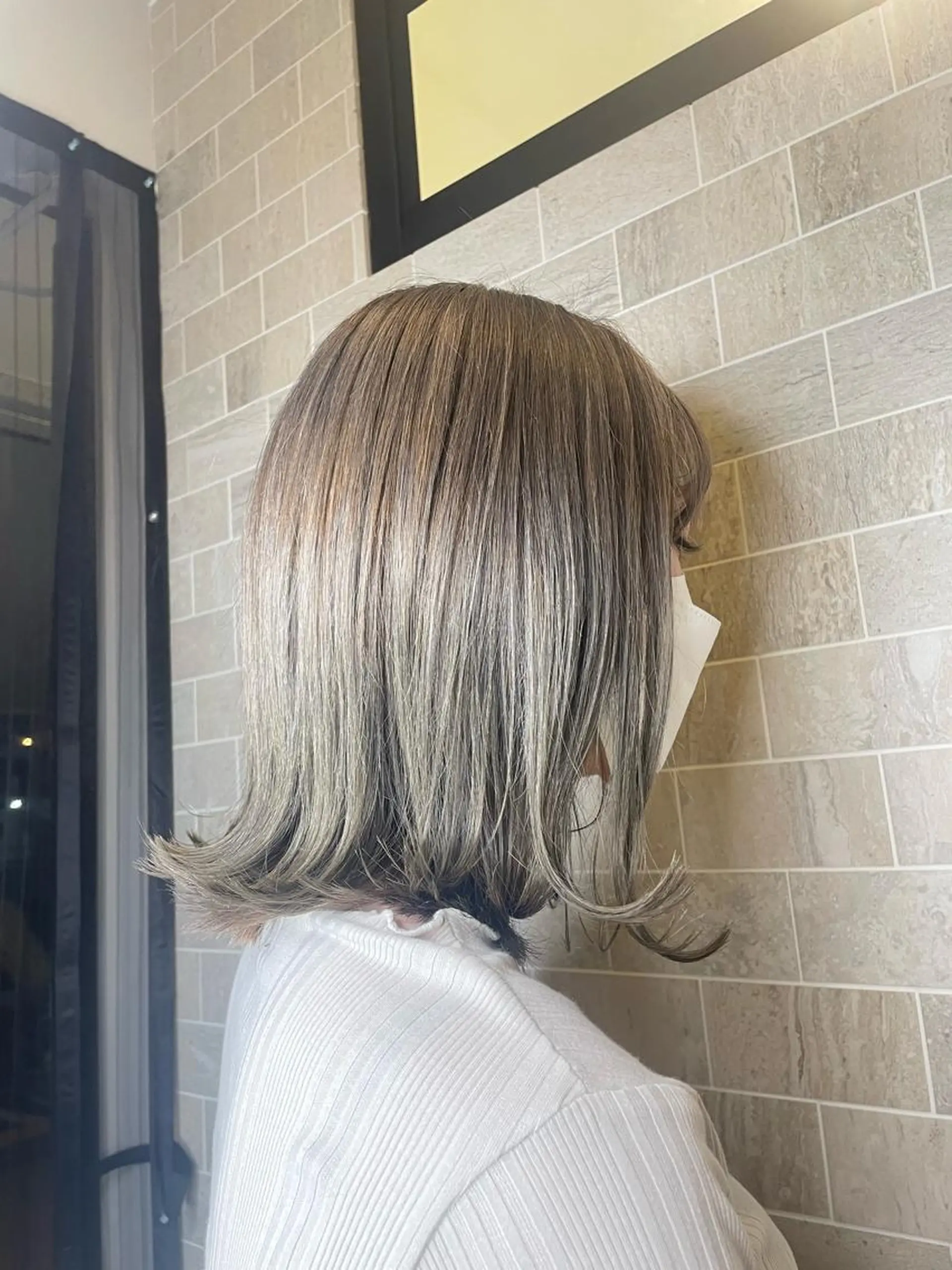 ミディアム 柳井 瑠菜のヘアスタイル