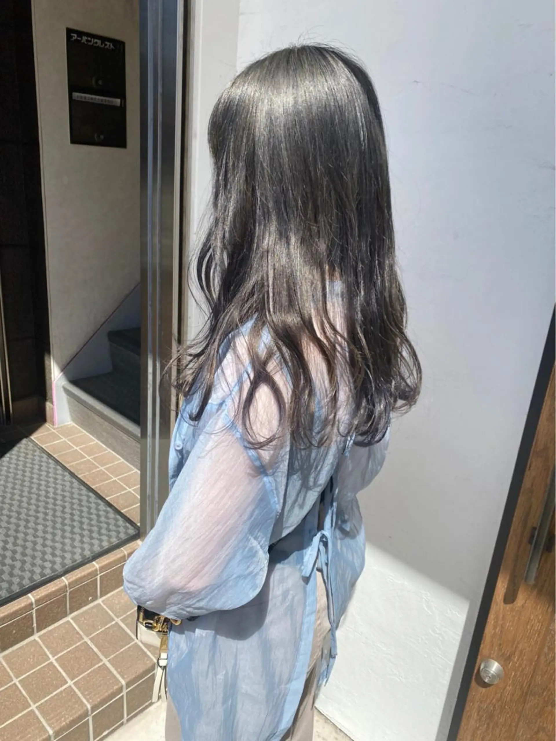 ロング カラー ブルーカラー ブルージュ 透明感カラー カット ヘアカラー トリートメント MR.GOOD MORNING所属・MR.GOOD MORNINGフジイのヘアスタイル