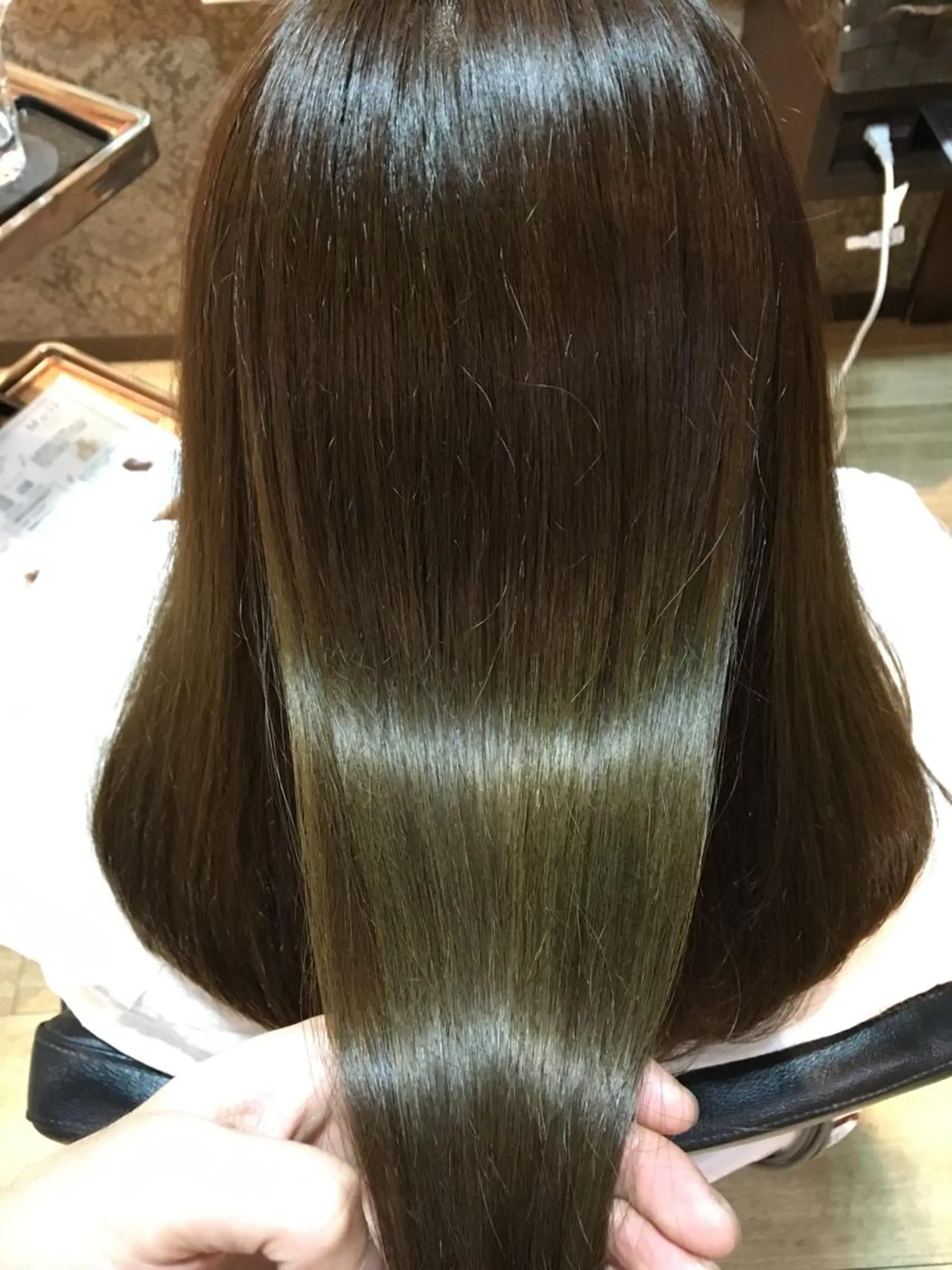 セミロング カラー イルミナカラー 冨田 義智のヘアスタイル