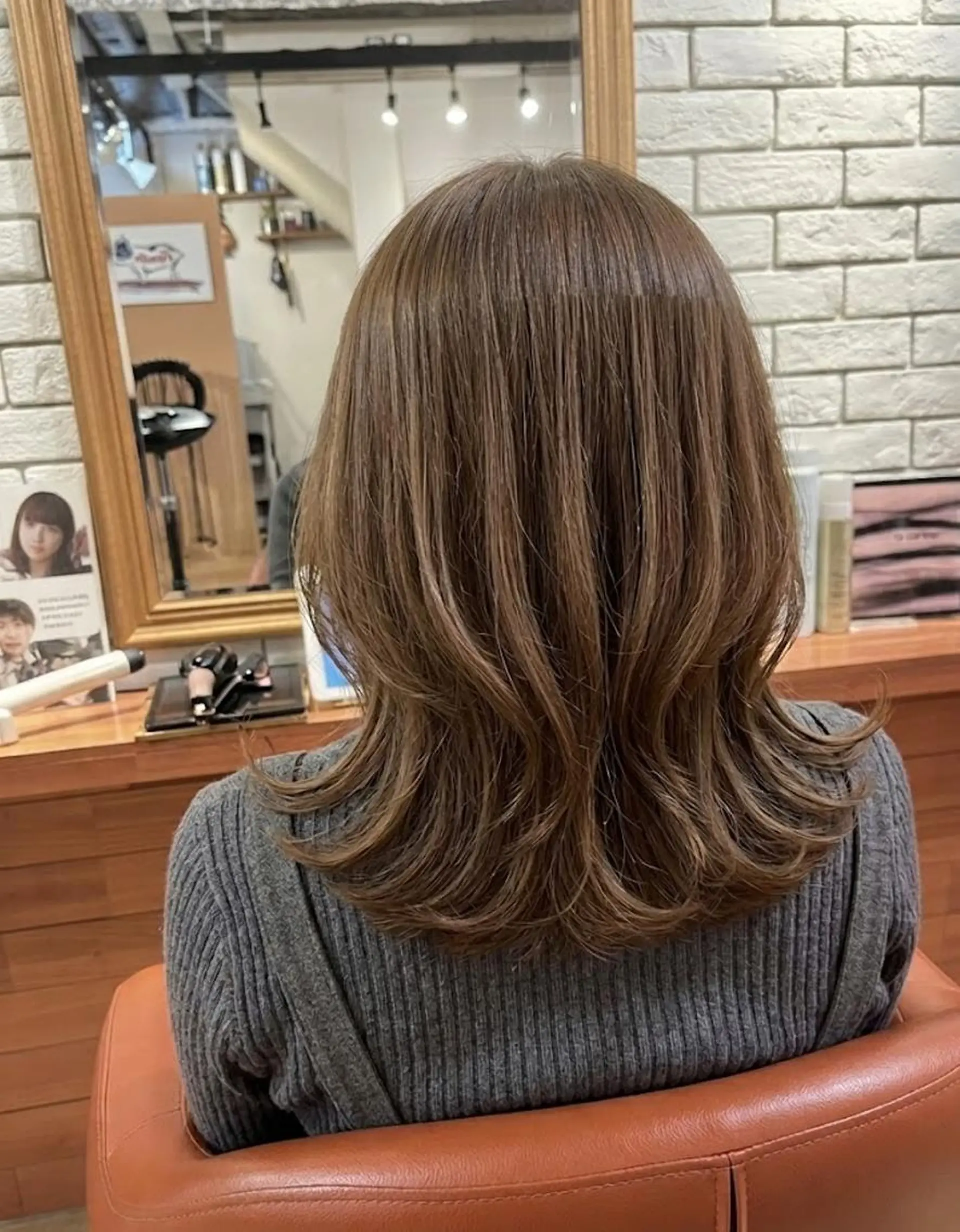 カラー ミディアム ベージュカラー ブリーチ 透明感カラー ブリーチなしカラー くびれヘア カット ヘアカラー トリートメント ヘッドスパ flencia 丸 和博|カットのヘアスタイル