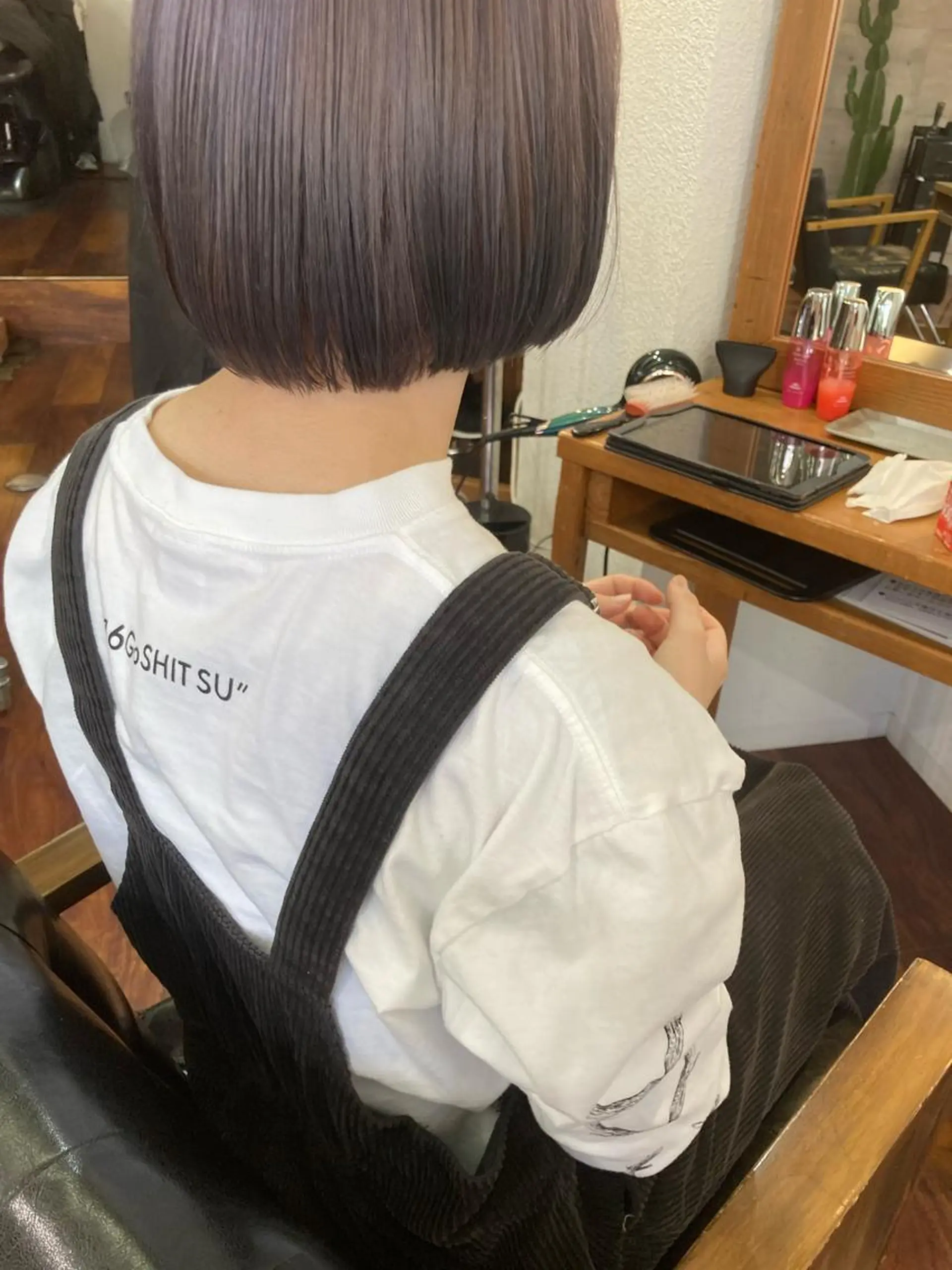 ミディアム カラー ベージュカラー ブリーチ ラベンダーカラー ラベンダーベージュ 小木曽智美 /ボブ/ショートのヘアスタイル
