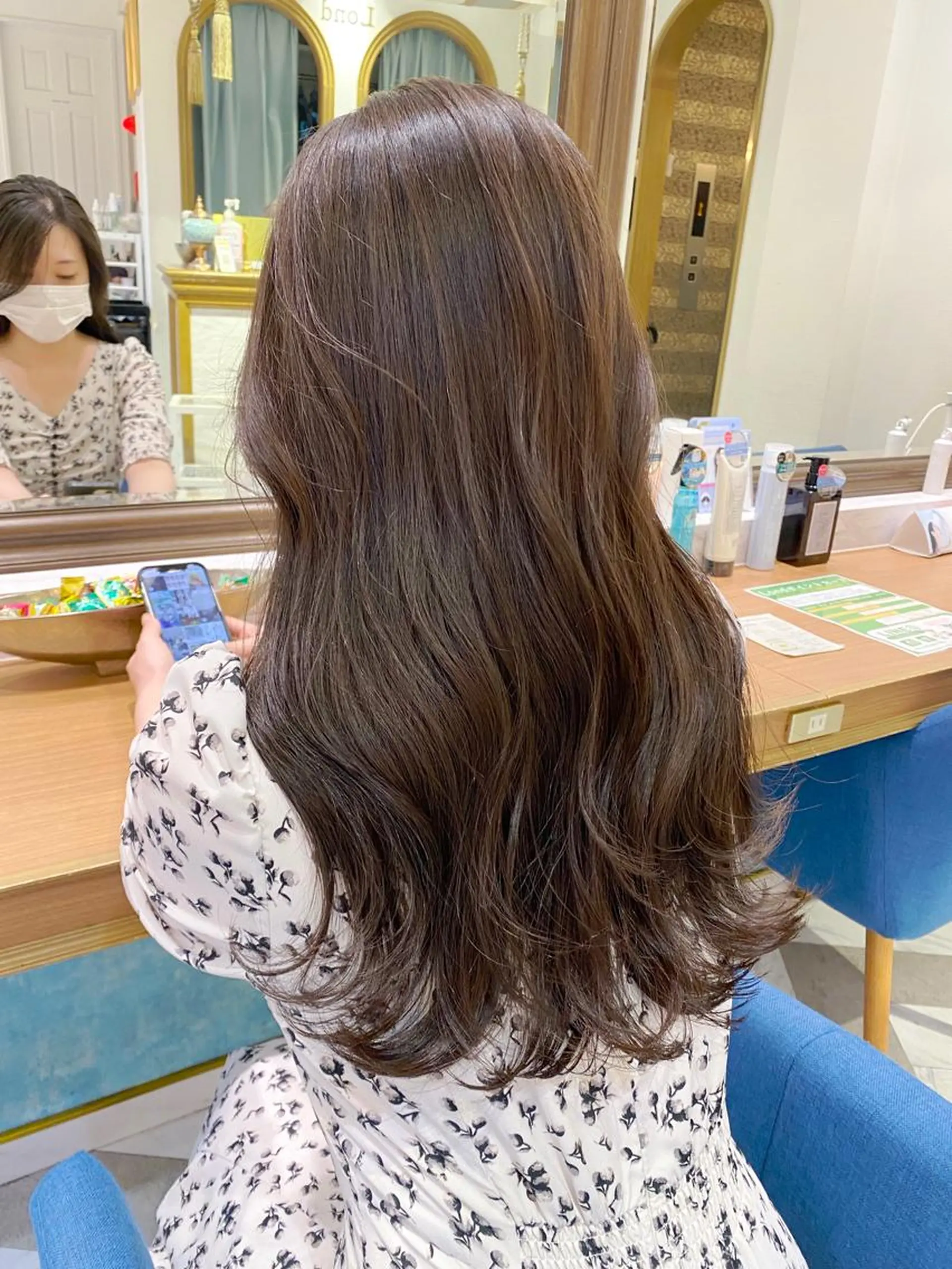 ミディアム カット ヘアカラー トリートメント レイヤーカット /透明感カラー西田のヘアスタイル