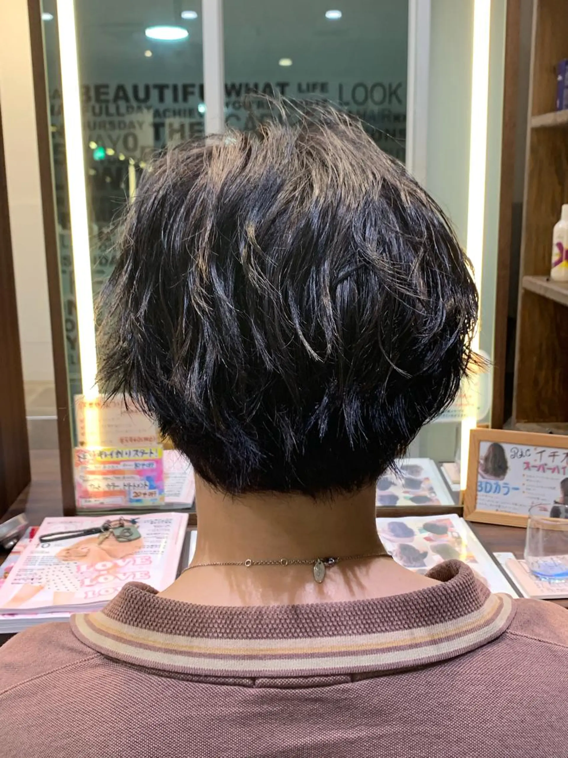 ショート カラー 髪質改善/縮毛矯正 ツヤ髪🩷さつきのヘアスタイル