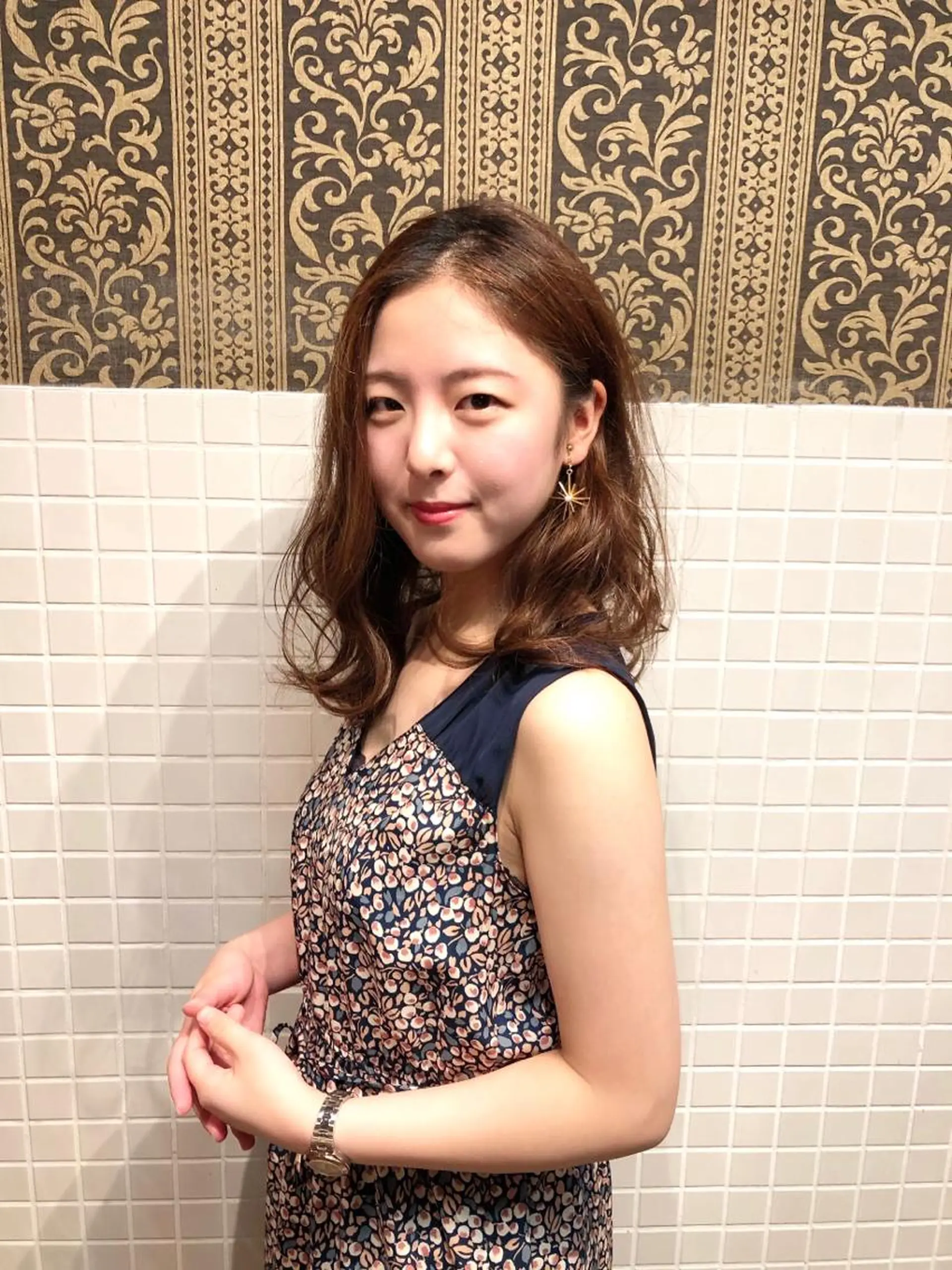 ミディアム H by Real meのヘアスタイル