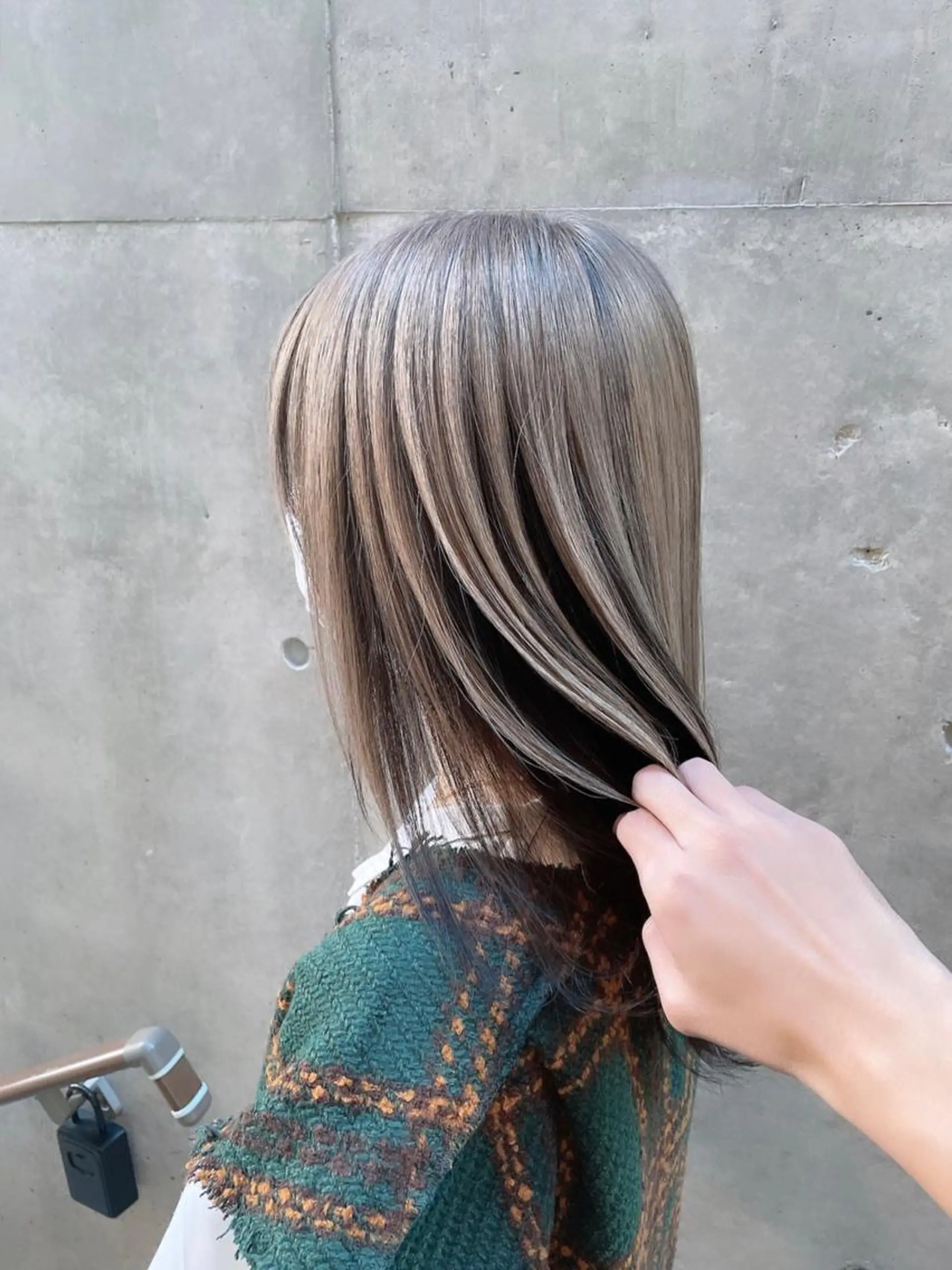 ミディアム カラー ヘアカラー LEF TATEMACHI所属・西山祐生/ハイトーン /ケアブリーチ/艶髪のヘアスタイル