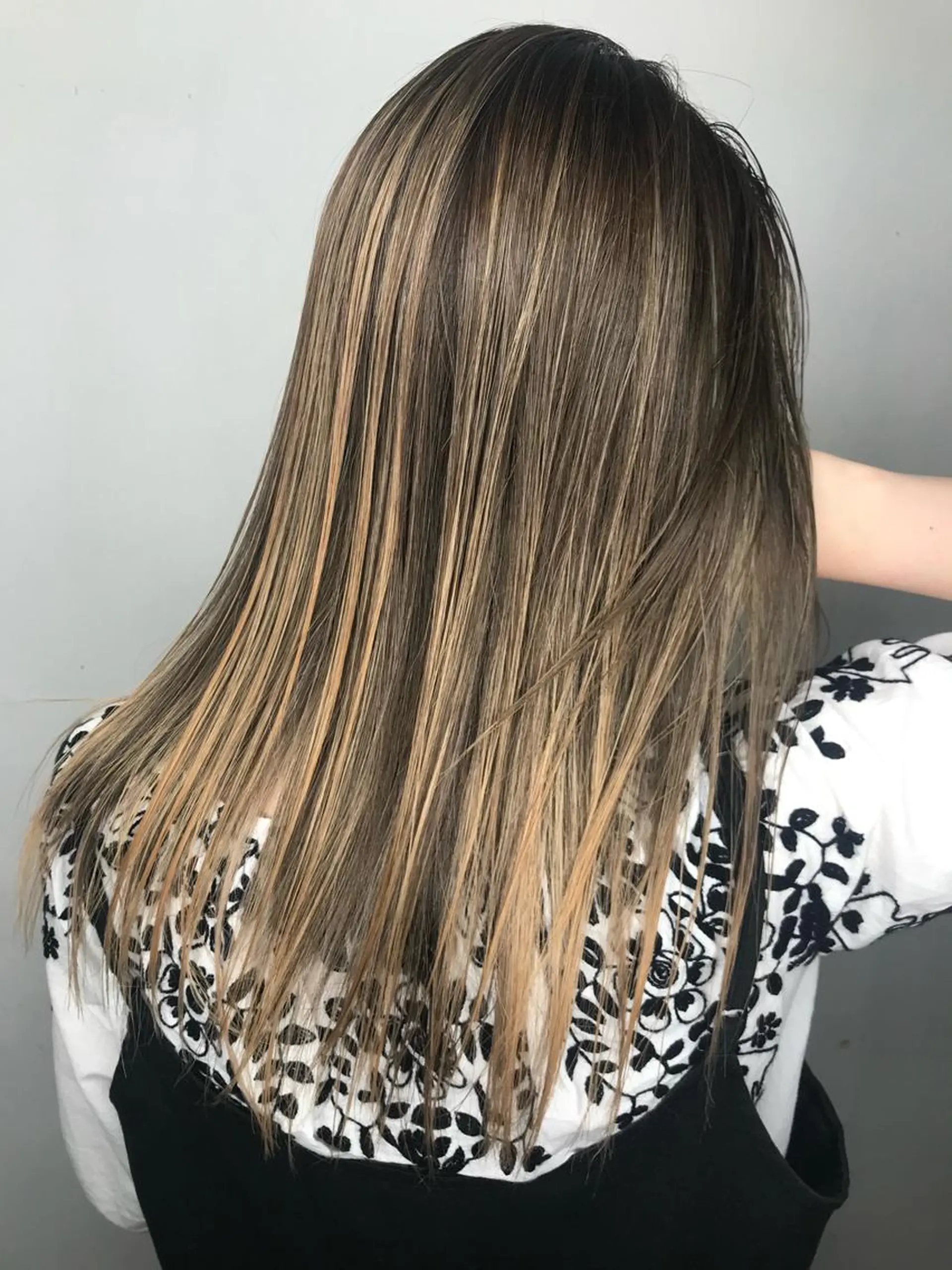 ロング ヘアカラー 艶髪職人 山本隼正のヘアスタイル