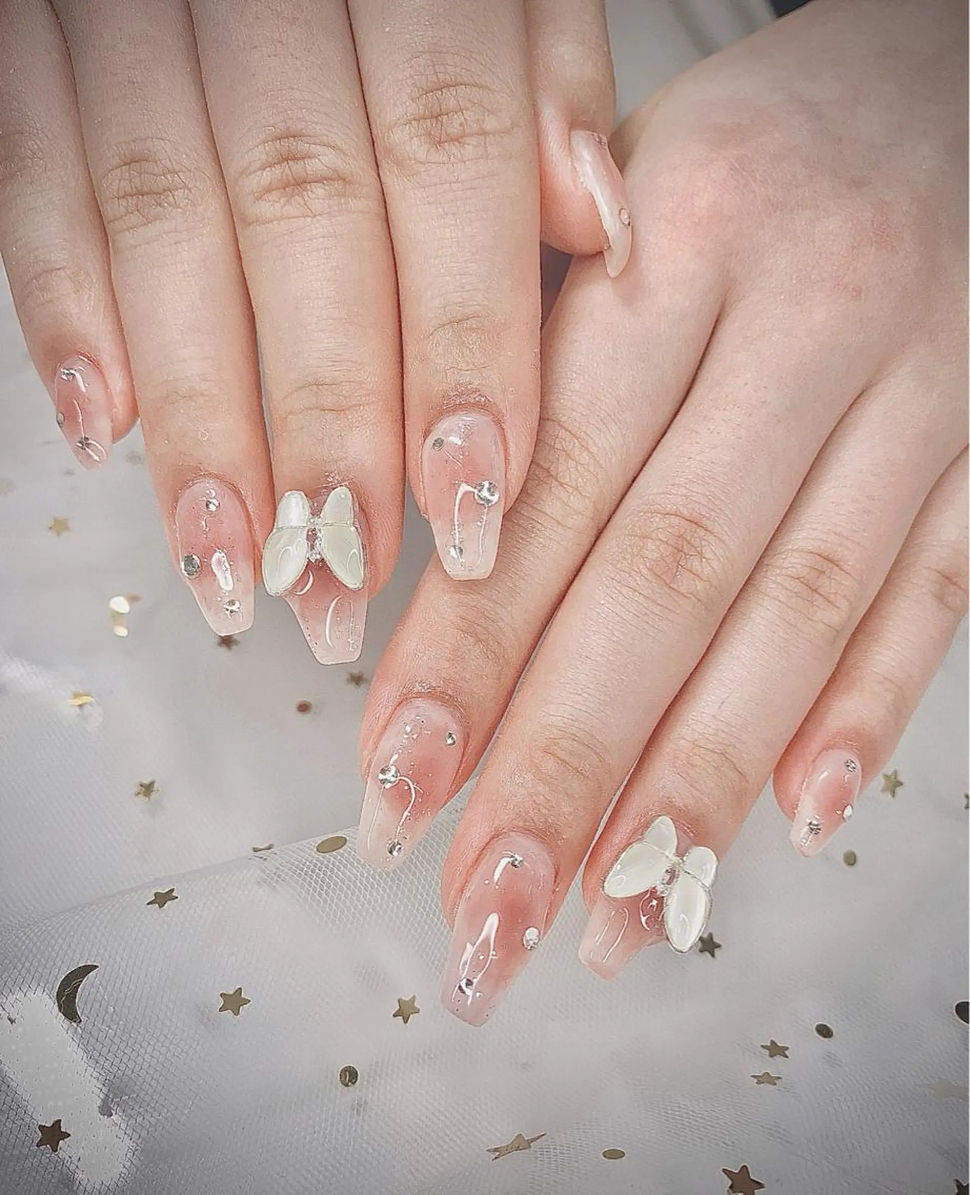 ネイル ハンドネイル I-nailロング /ワンホン/キラキラのネイルデザイン