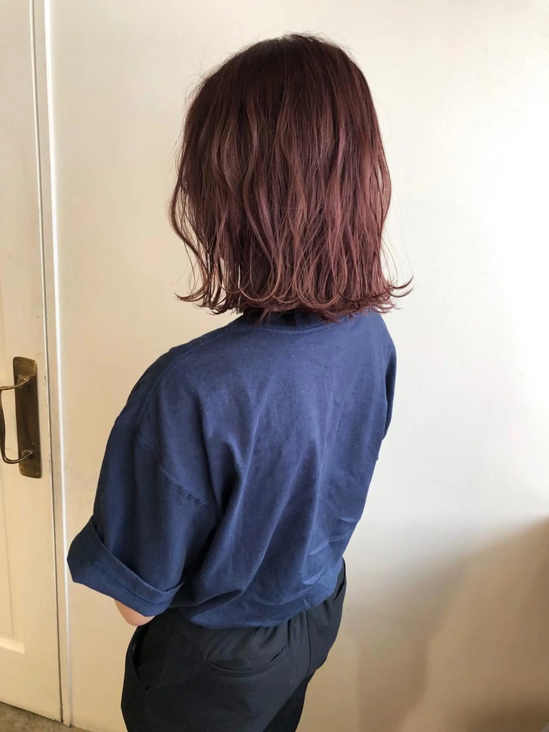 ショート カラー MIOベージュカラー 柔らかいカラーのヘアスタイル