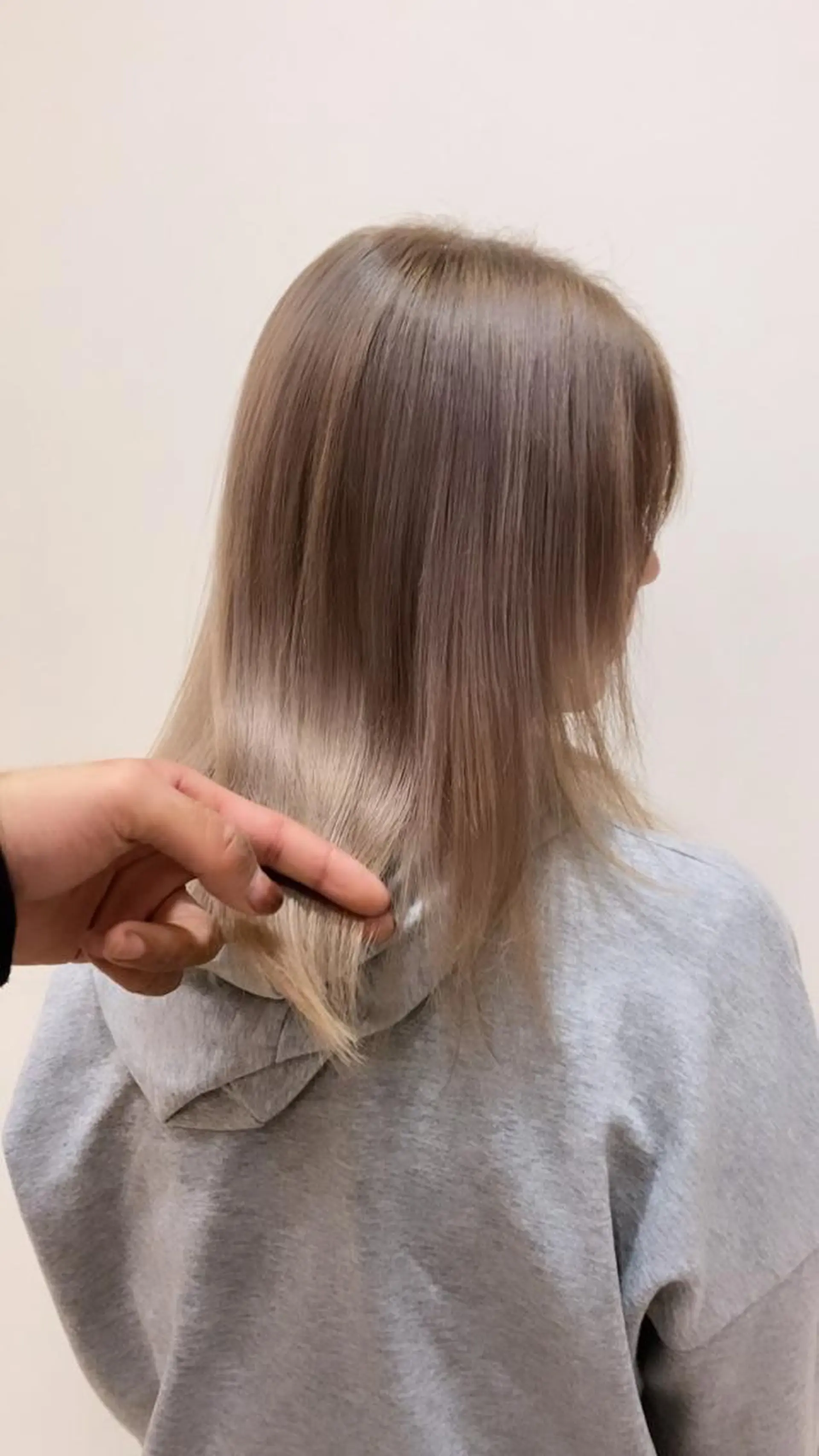 ミディアム カラー yosuke 梅田/バレイヤージュのヘアスタイル