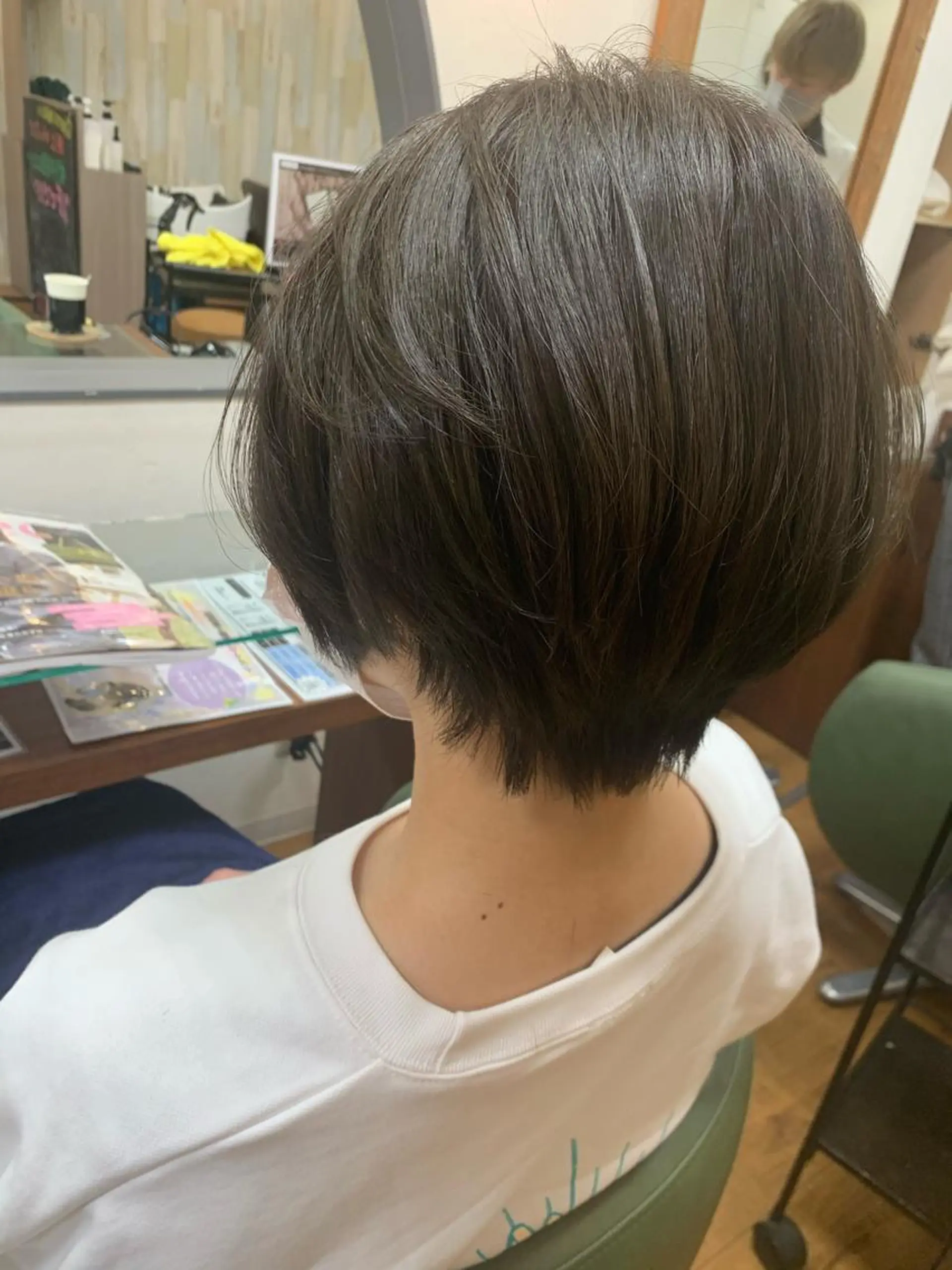 ショート カラー march merryのヘアスタイル