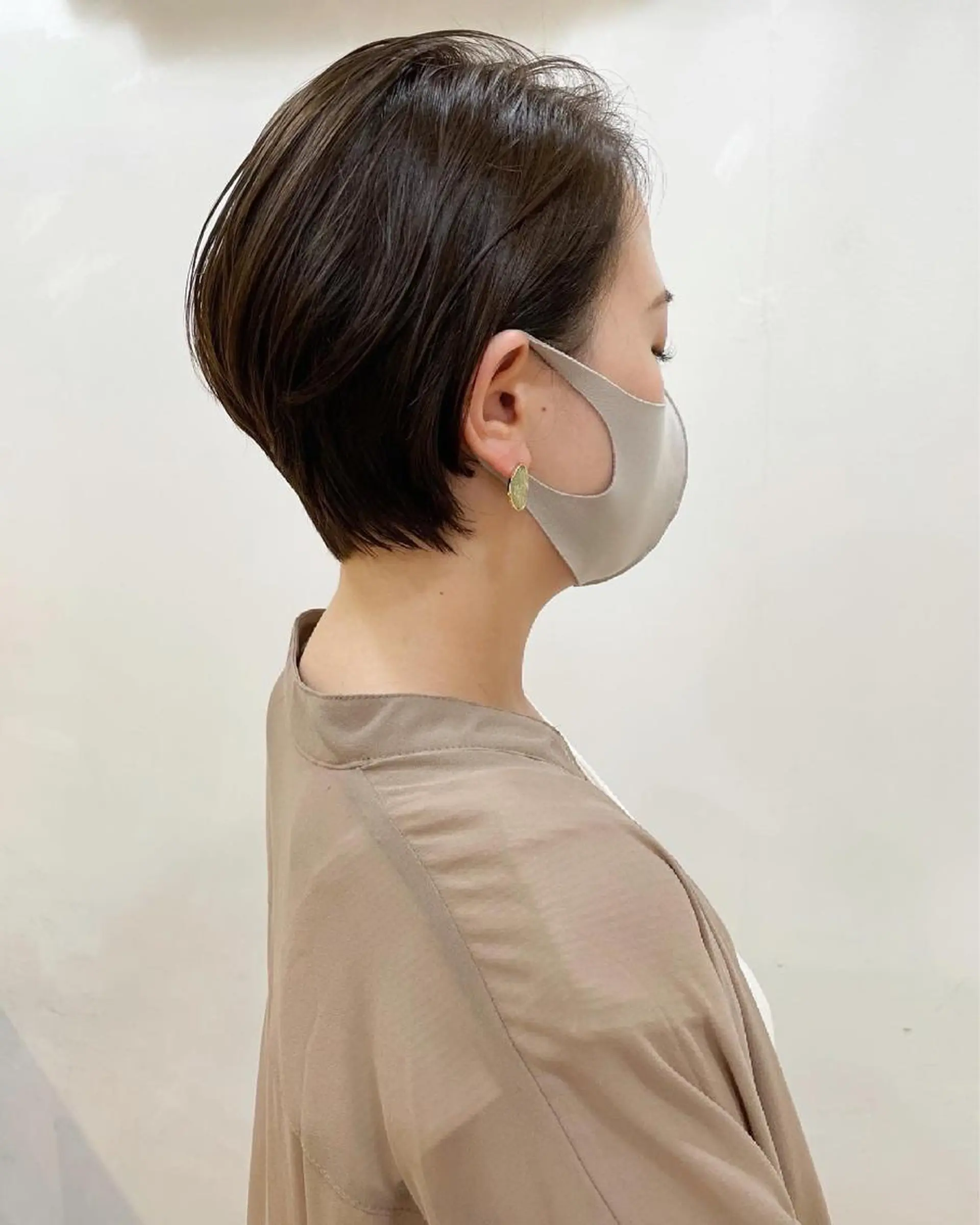 ショート カラー あずまぐち めぐみのヘアスタイル