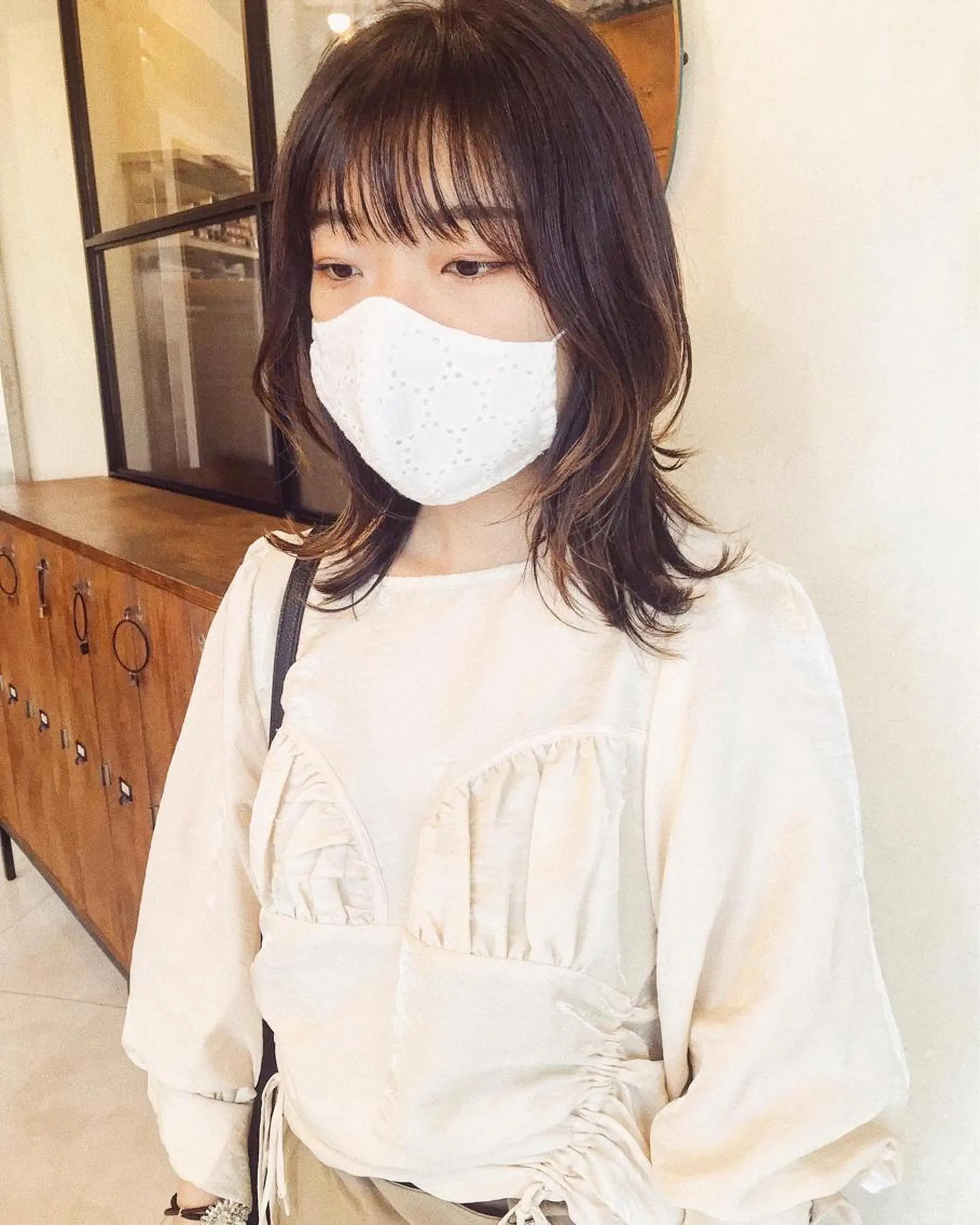 ミディアム レイヤーカット ウルフカット ウルフレイヤー 鎌倉 彩のヘアスタイル