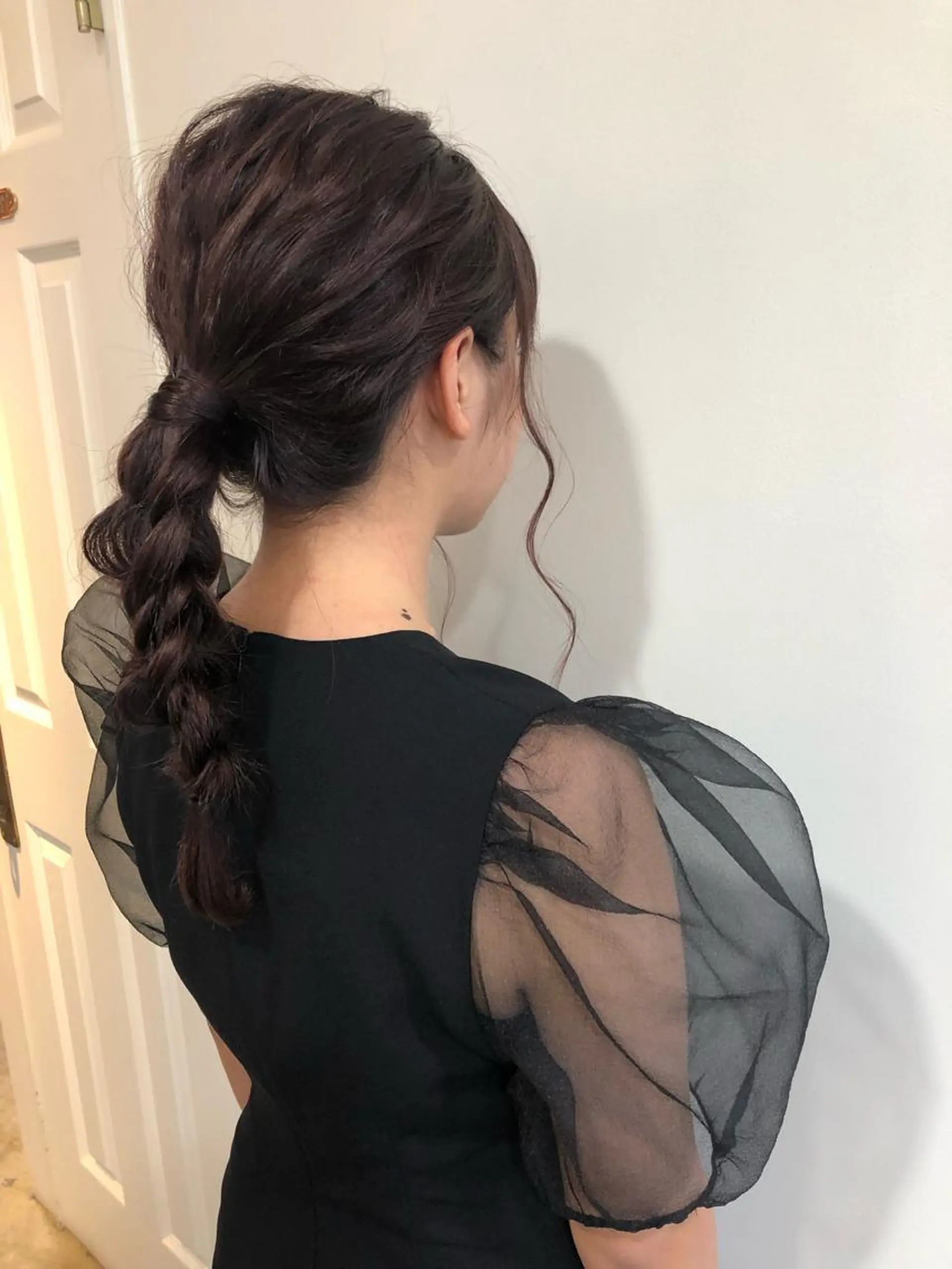 セミロング ヘアアレンジ ヘアセット MIOベージュカラー 柔らかいカラーのヘアスタイル