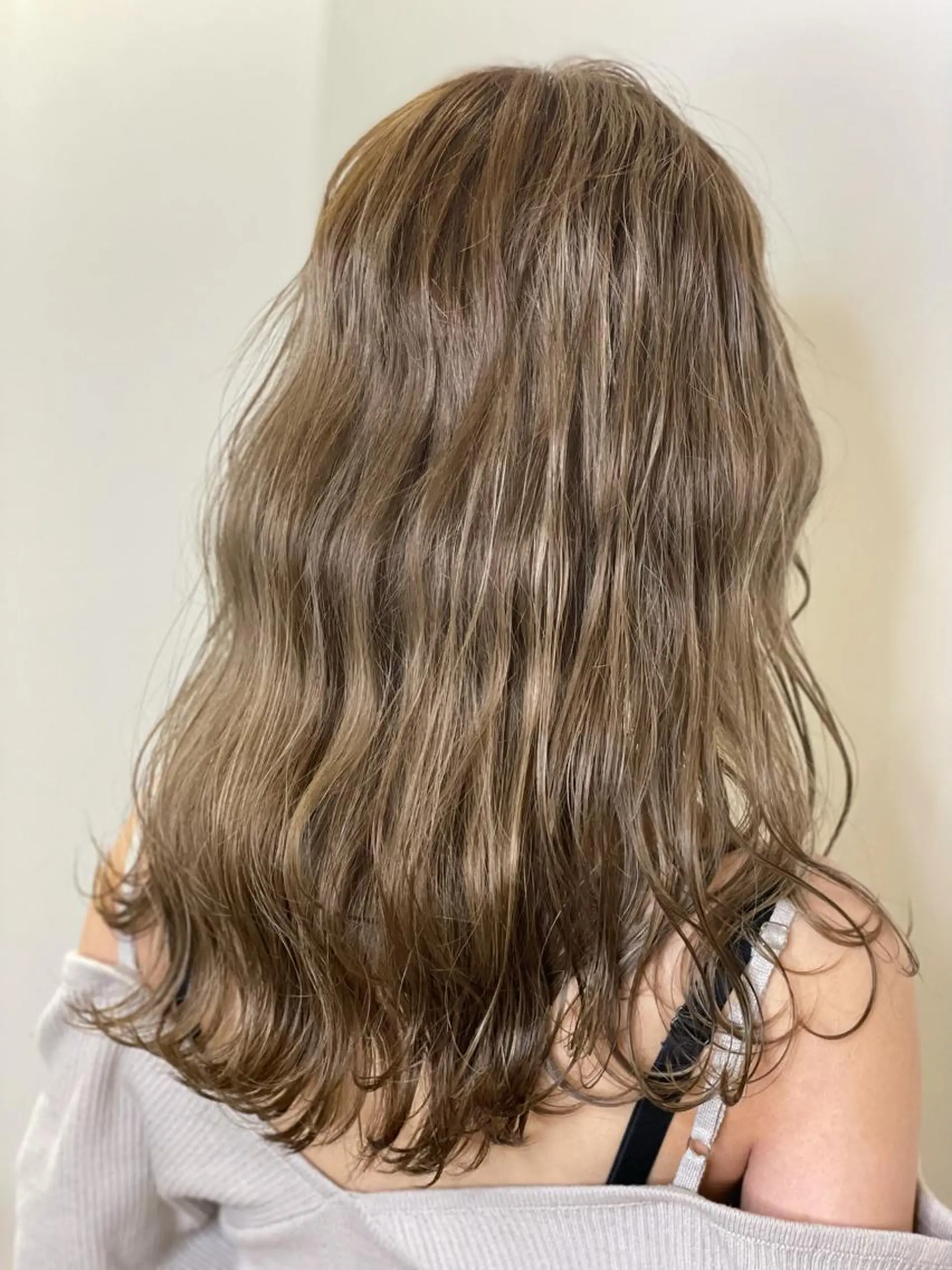 ミディアム カラー ヘアアレンジ ヘアカラー 髪質改善×ハイトーン 中田啄也のヘアスタイル