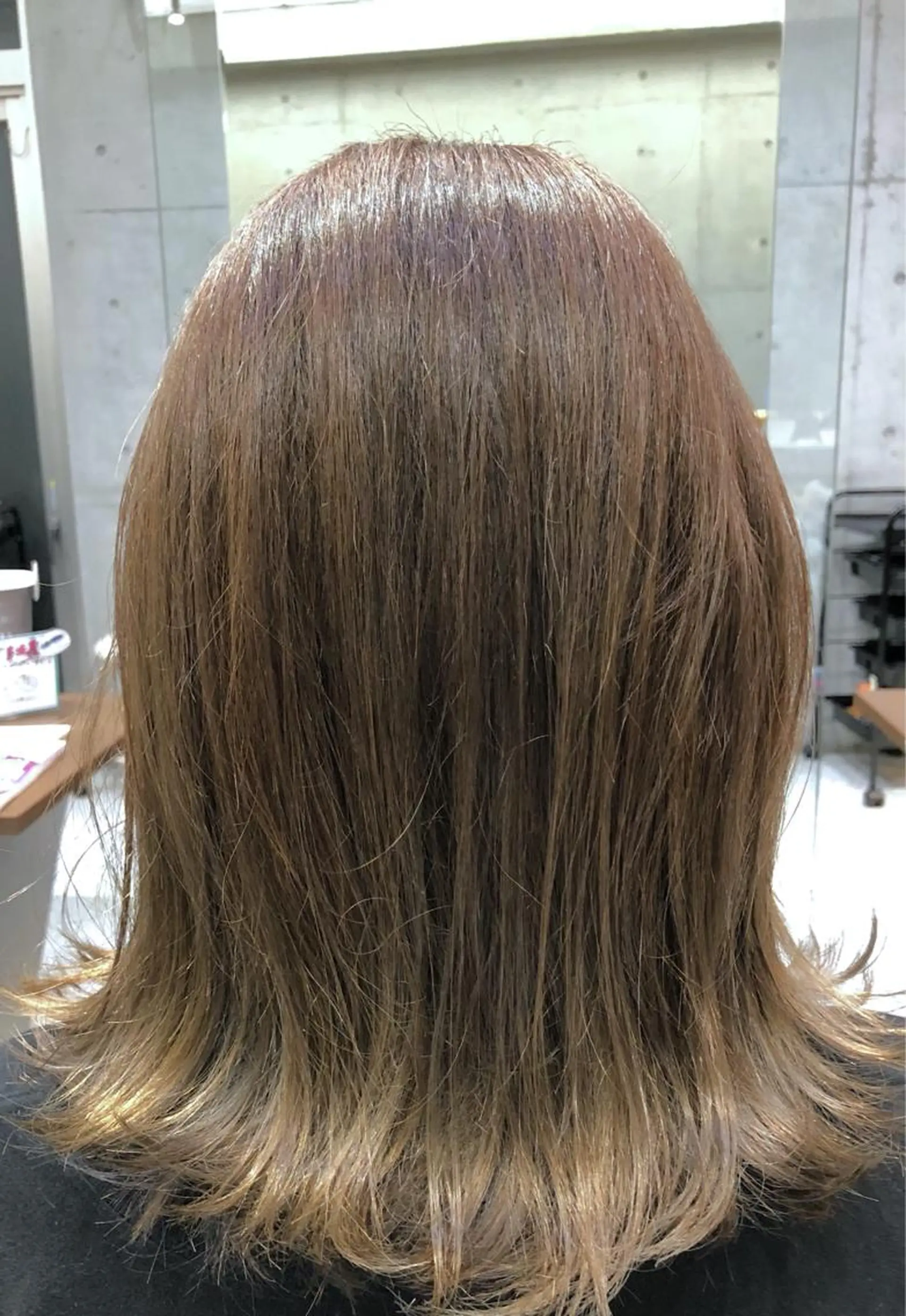 ミディアム カラー バレイヤージュ グラデーションカラー グレージュ レイヤーカット 大栗 佑也  髪質改善のヘアスタイル