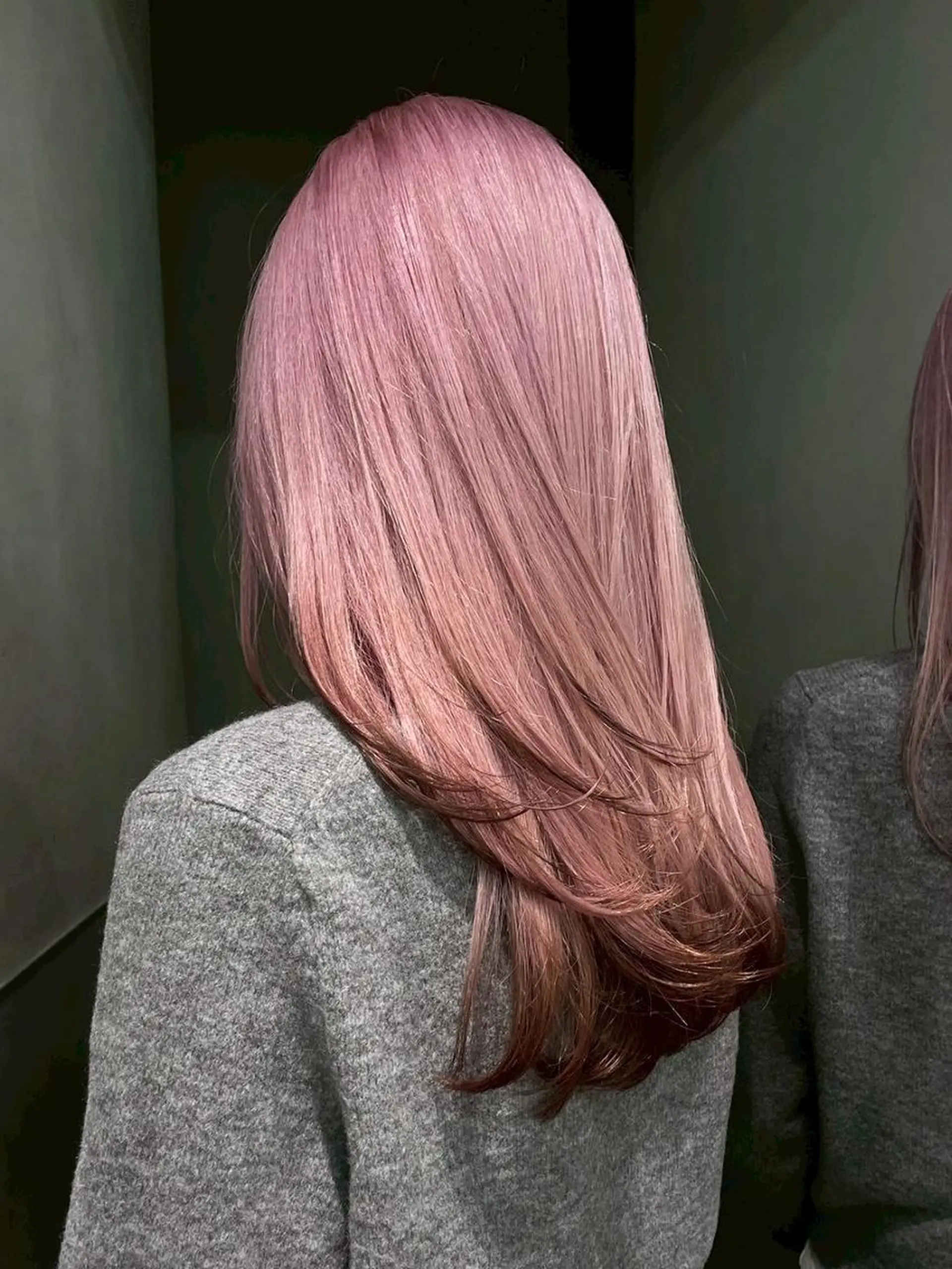 セミロング カラー ベージュカラー ブリーチ ダブルカラー ピンクカラー ピンクベージュ カット ヘアカラー トリートメント ITbyALBUM 中野店のヘアスタイル