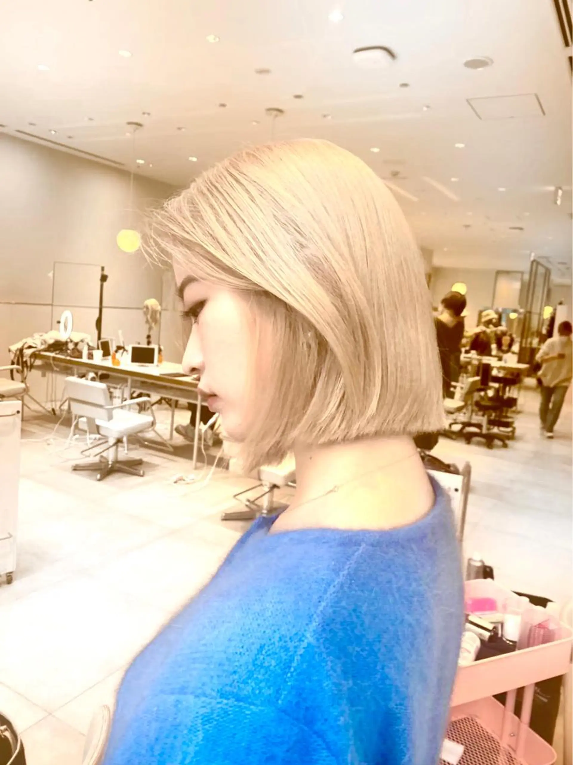 ミディアム カラー ベージュカラー 透明感カラー グレージュ ボブ カット ヘアカラー トリートメント レイヤー専門家 ダブルカラー修のヘアスタイル