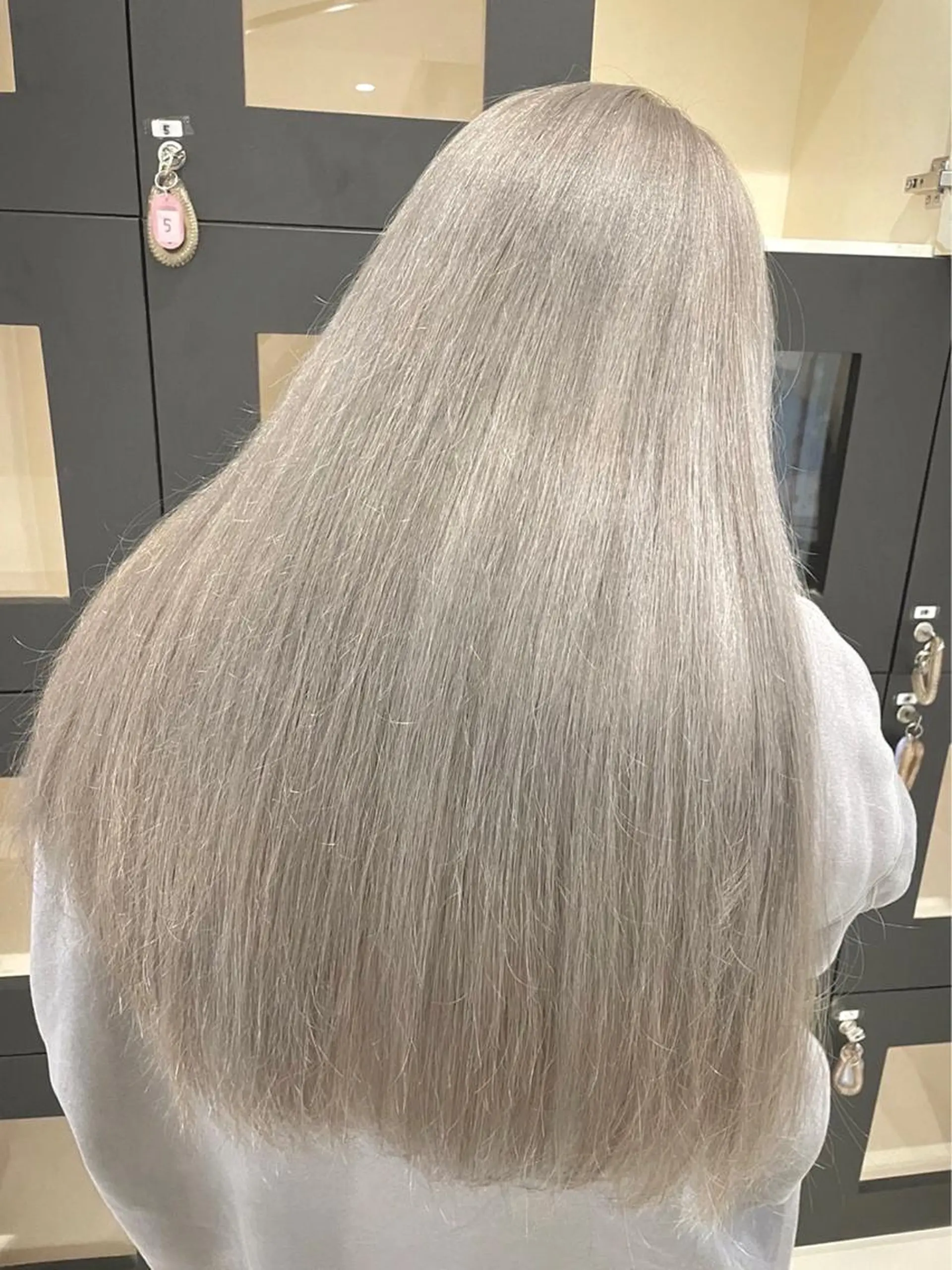 カラー グレージュ ヘアカラー Chere rosso所属・✨頭身浴無料 -chere-金剛店のヘアスタイル