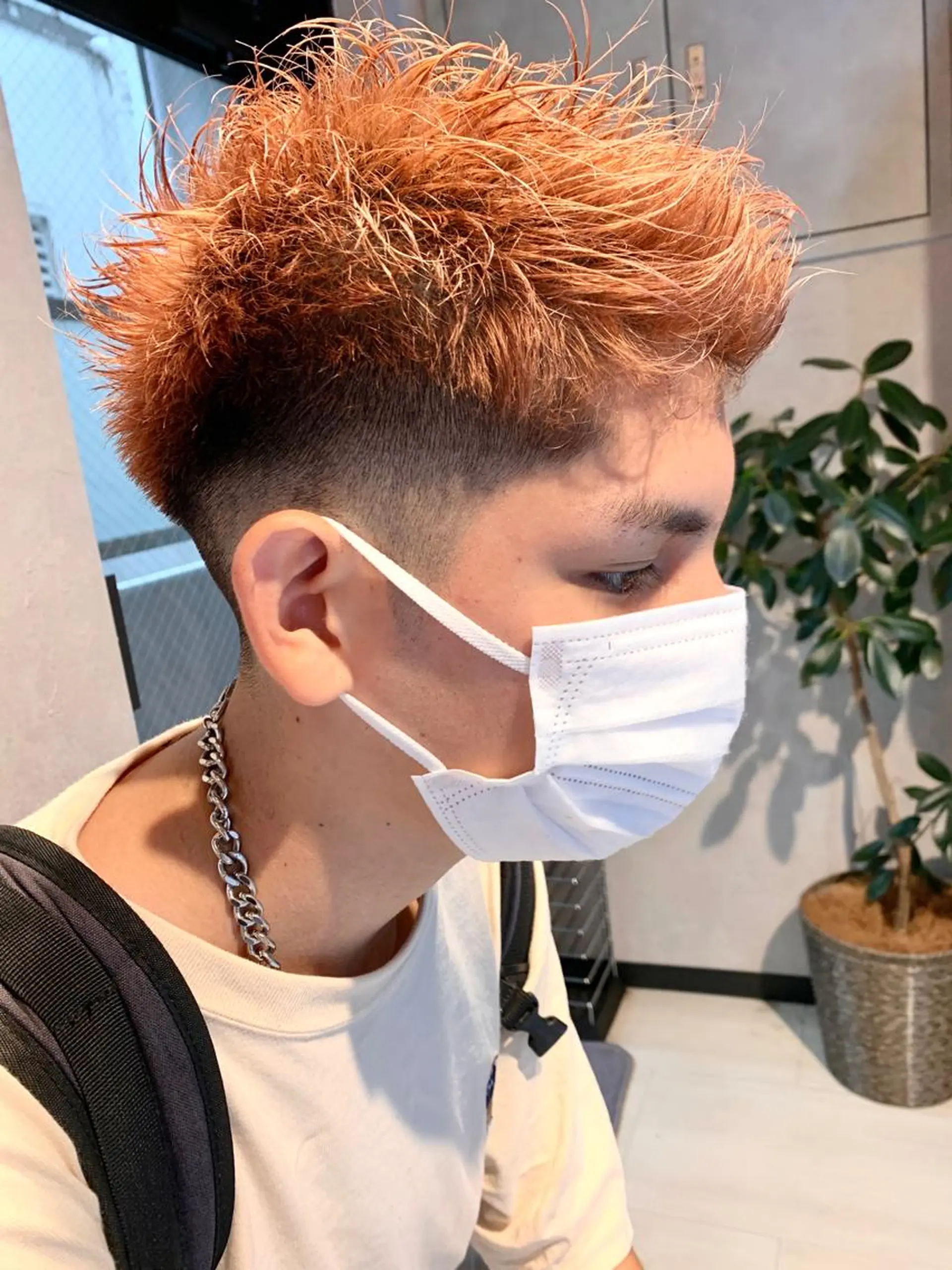 ショート カラー メンズ メンズブリーチ フェードカット ブリーチ オレンジ カット 岡崎勇人/レイヤー/ 韓国/ケラチンTRのヘアスタイル