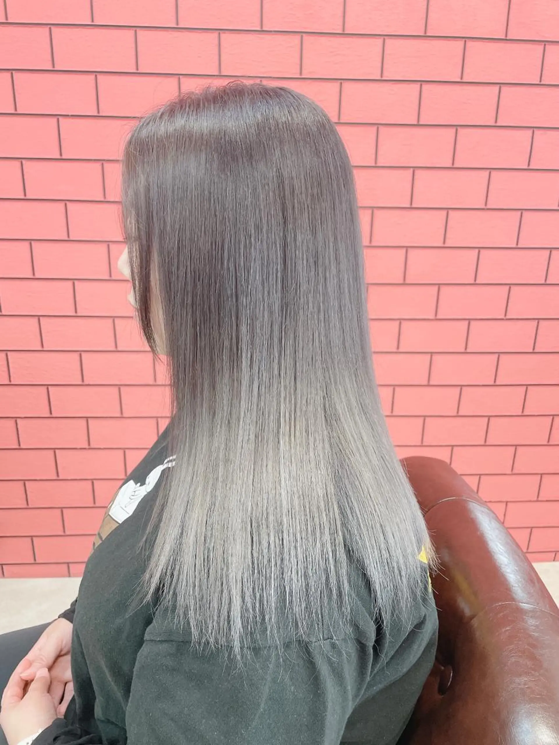 ロング カラー バレイヤージュ ブリーチ ケアブリーチ ダークグレー ダブルカラー ヘアカラー トリートメント デザインカラー 髪質改善Lilithのその他イメージ