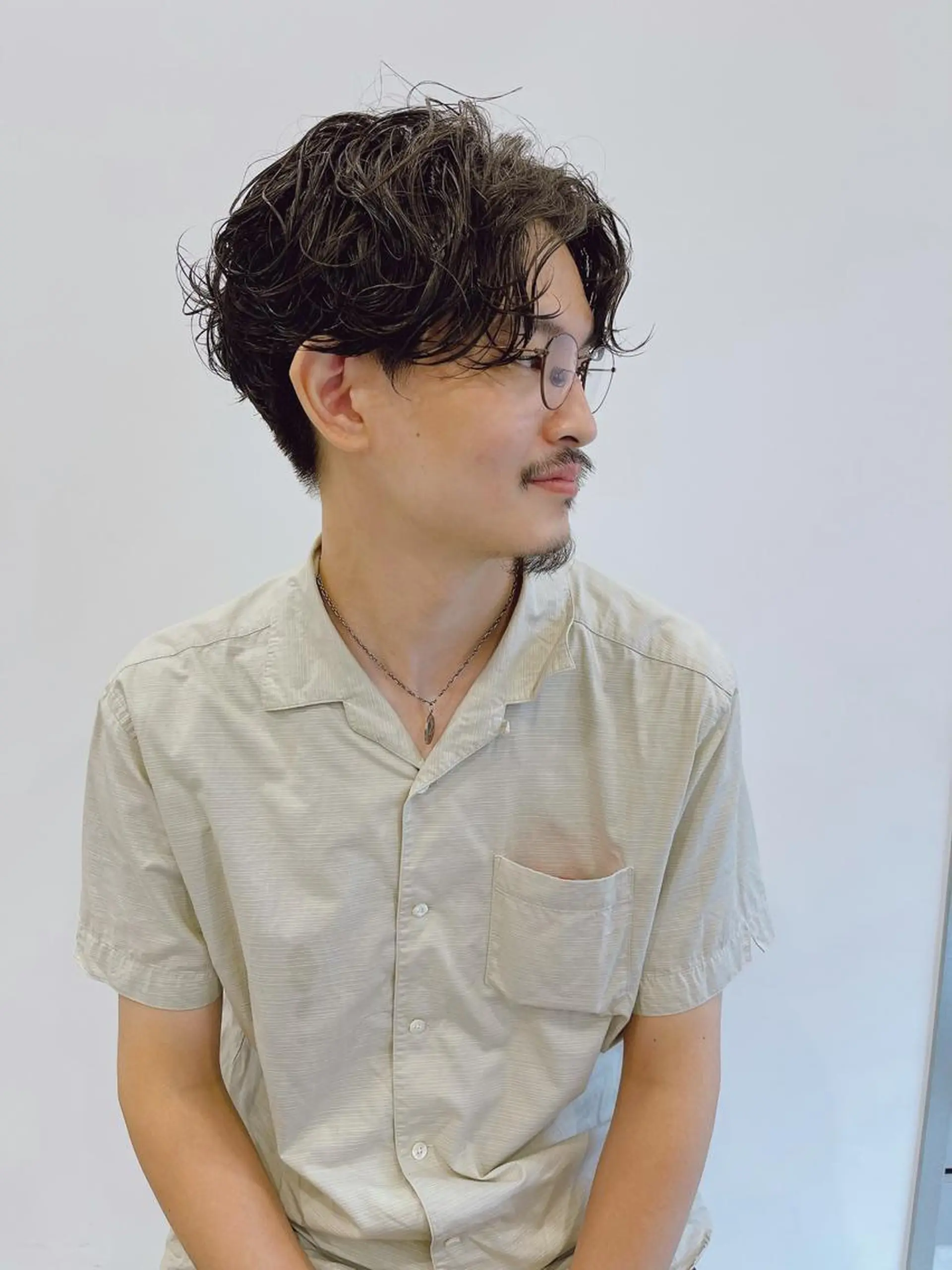 ショート パーマ メンズ センターパート カット パーマ メンズパーマ タカキリョウのヘアスタイル