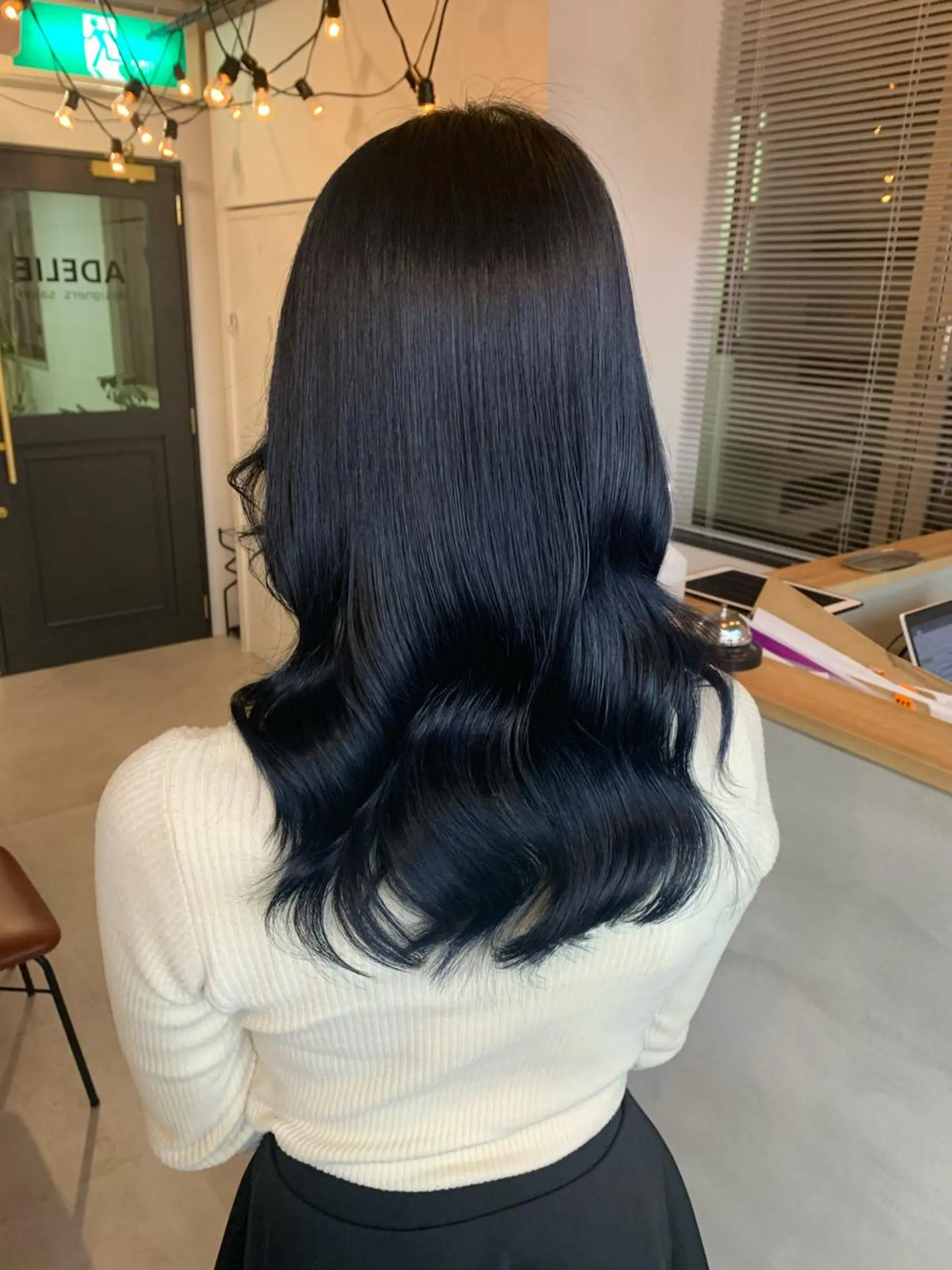 セミロング カラー 黒髪 ブルーカラー ブルーブラック ネイビーカラー 韓国風ヘア ヘアカラー トリートメント FRAME+spa&hair roomなんば駅前店所属・🌸MAYU🌸 ハイトーン➕レイヤーのヘアスタイル