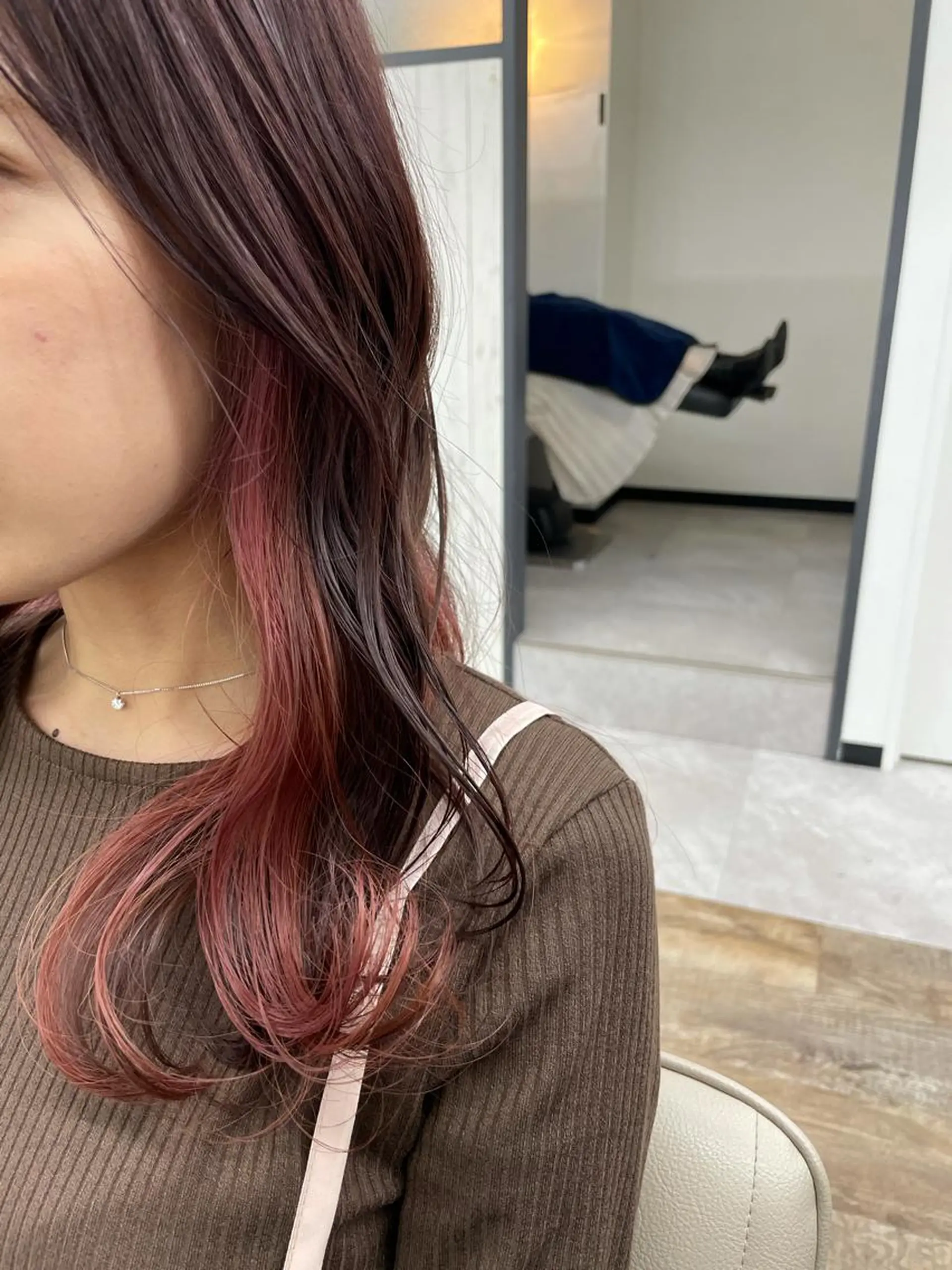 セミロング カラー イヤリングカラー インナーカラー ピンクカラー カット ヘアカラー トリートメント ヘアセット 栄/久屋大通り/韓国 /透明感/横山🩵のヘアスタイル