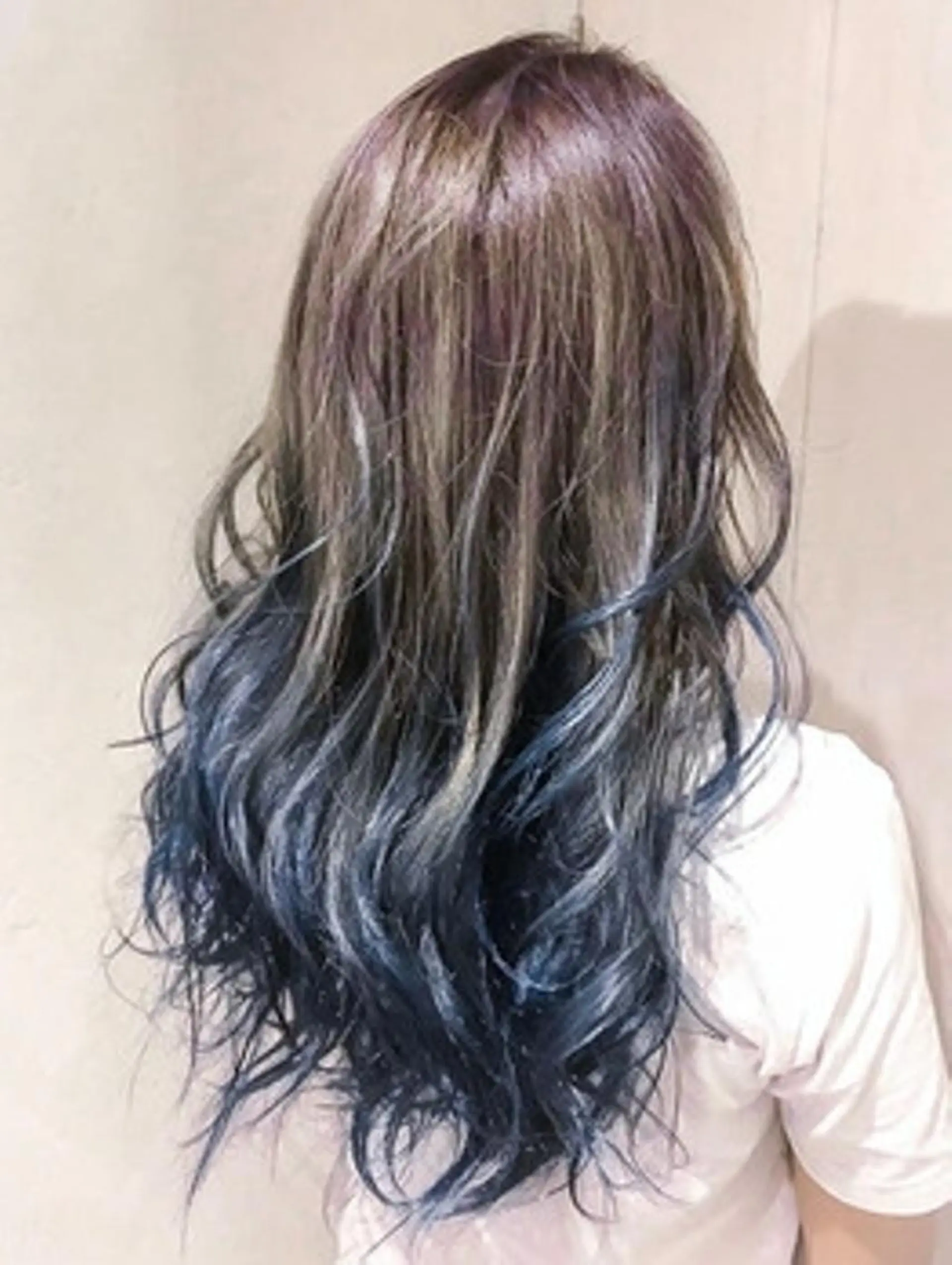 ロング カラー 冨岡 千尋のヘアスタイル