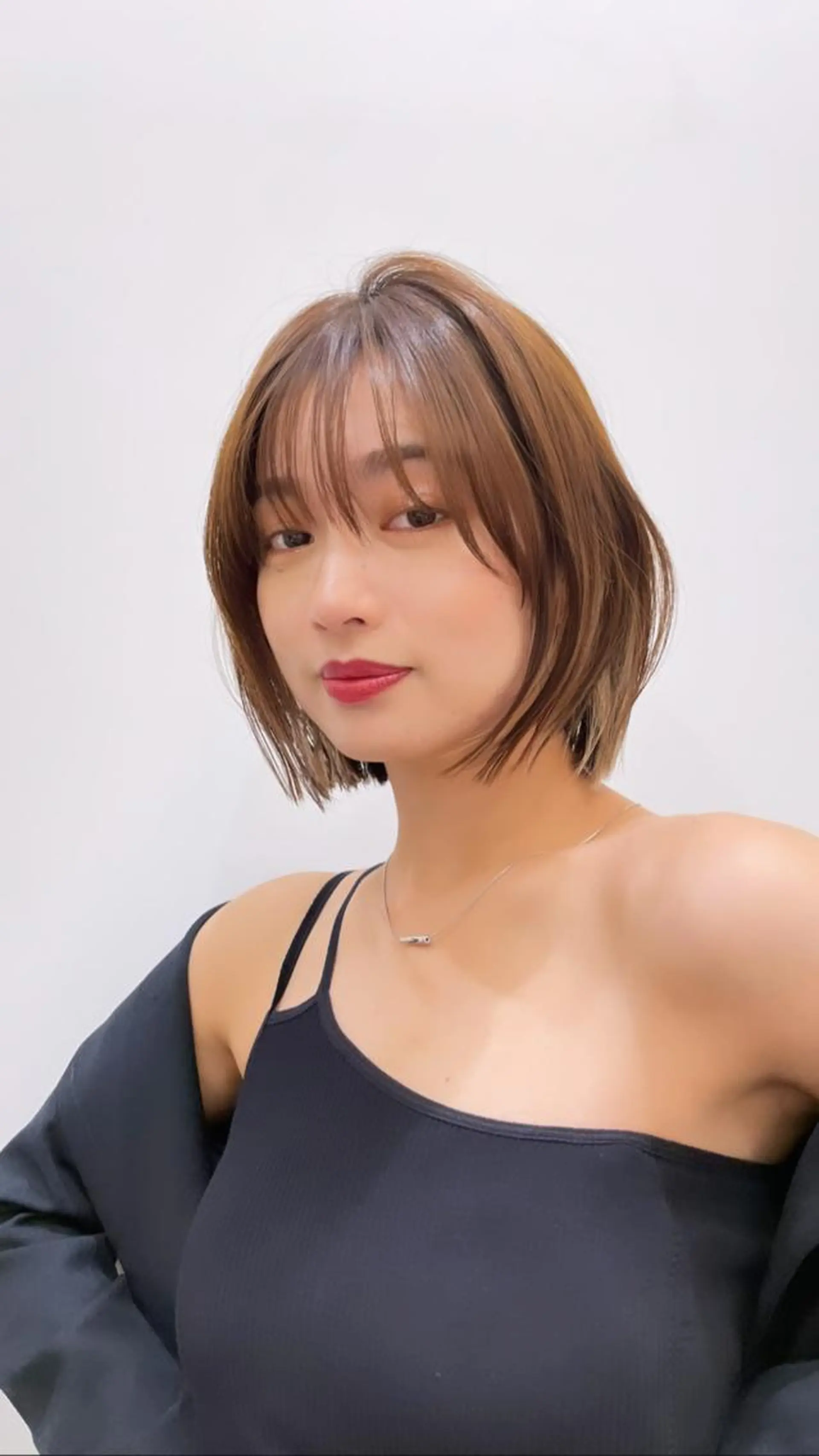 ミディアム カラー 切りっぱなしボブ ショートボブ ボブレイヤー ベージュカラー ハイトーンカラー カット ヘアカラー 🌿レイヤー/ブリー チ/🌿‬JINのヘアスタイル