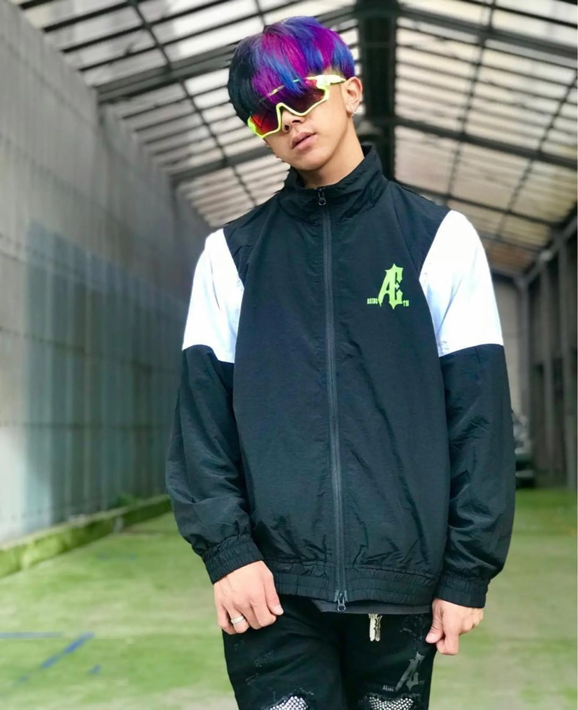 ショート カラー メンズ シールエクステ メンズバレイヤージュ メンズブリーチ フェードカット メンズハイライト カット ヘアカラー WEST OLAND加藤圭介のヘアスタイル