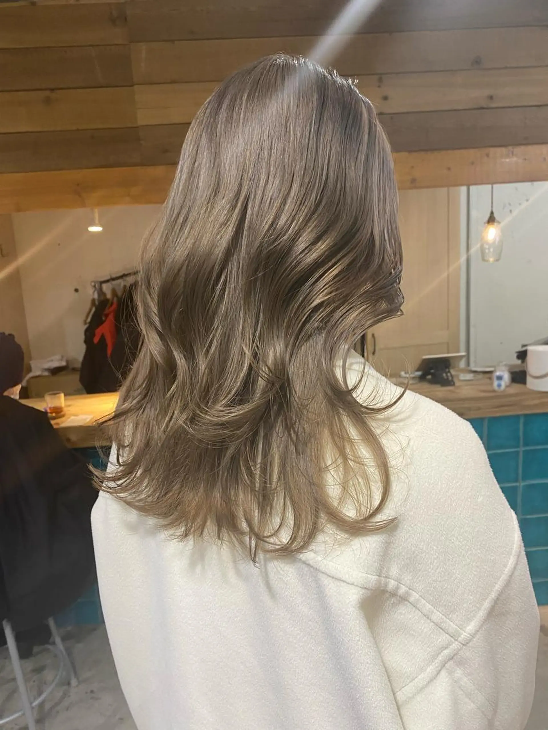 ロング カラー ベージュカラー ブリーチ オリーブベージュ カット ヘアカラー パーマ美容師 hanaのヘアスタイル