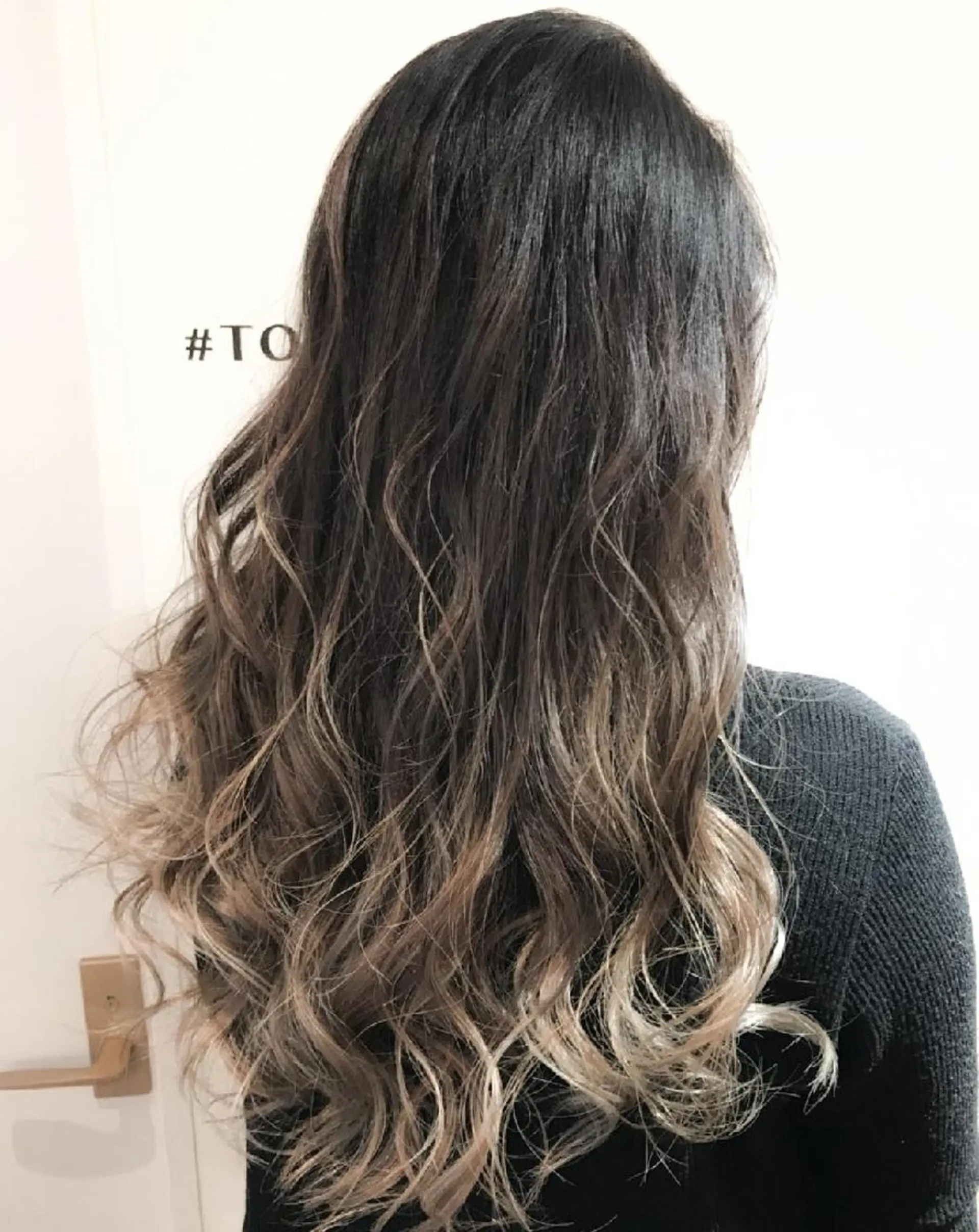 ロング カラー ヘアカラー トリートメント HAIR WORKS HELM所属・ショート✨ボブ✨代表 新田見美仁のヘアスタイル