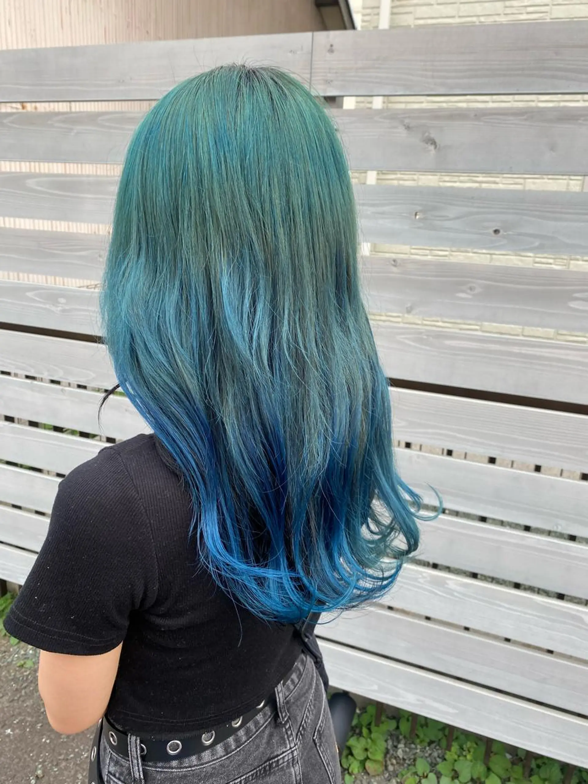 ロング カラー ヘアアレンジ 切りっぱなしボブ ブリーチ ブルーカラー 透明感カラー デザインカラー 理想実現/ カラー特化🧸こころのヘアスタイル