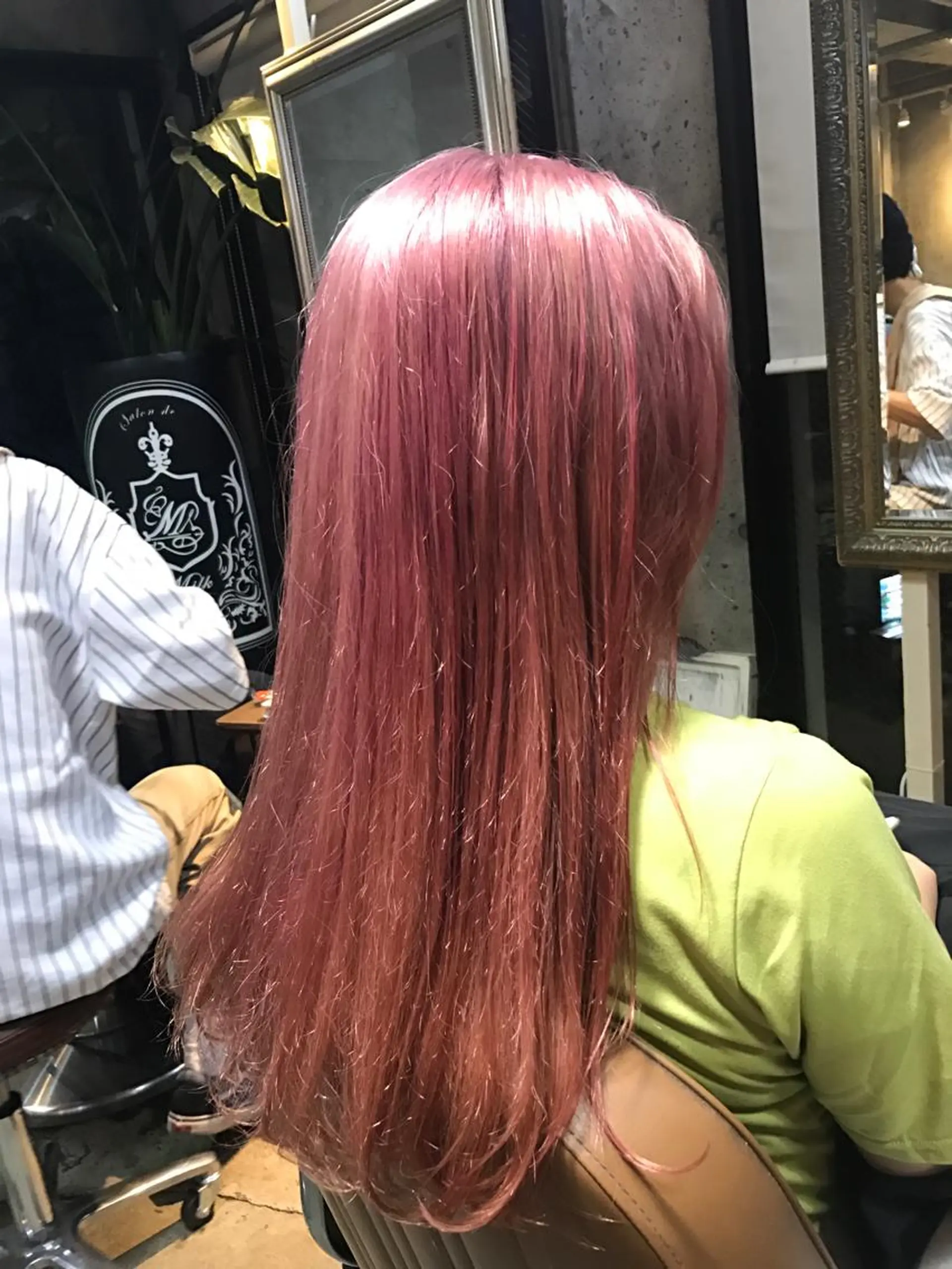 ロング カラー パーマ ヘアアレンジ メンズ キッズ ネイル マツエク・マツパ ピンクカラー カラーマツエク ピンク サロンドミルク 原宿のヘアスタイル