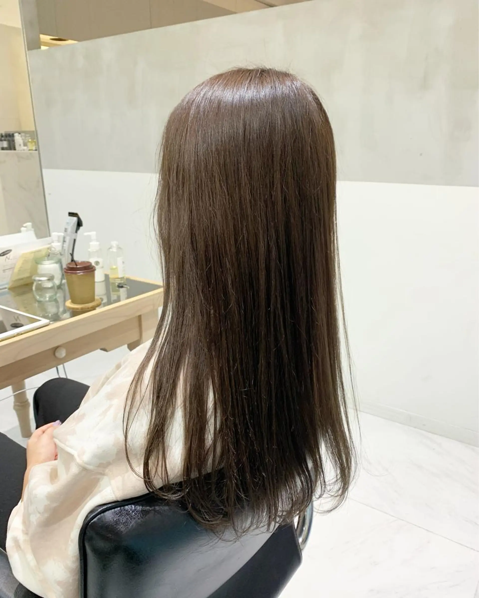ロング カラー ベージュカラー ブリーチ ブラウンカラー トリートメント minami🪷 暖色カラーのヘアスタイル
